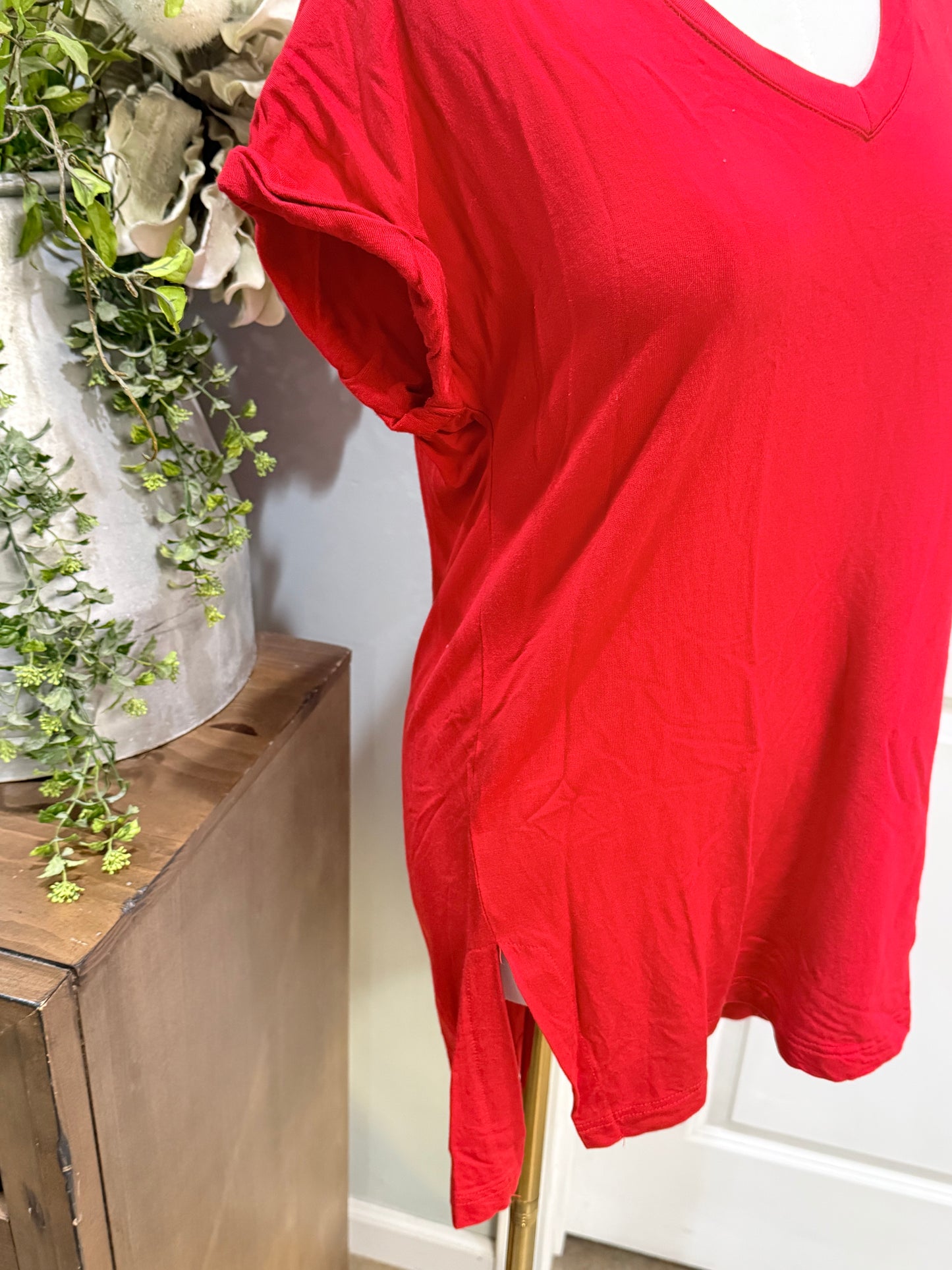Womens Red Vneck Tshirt Small EUC