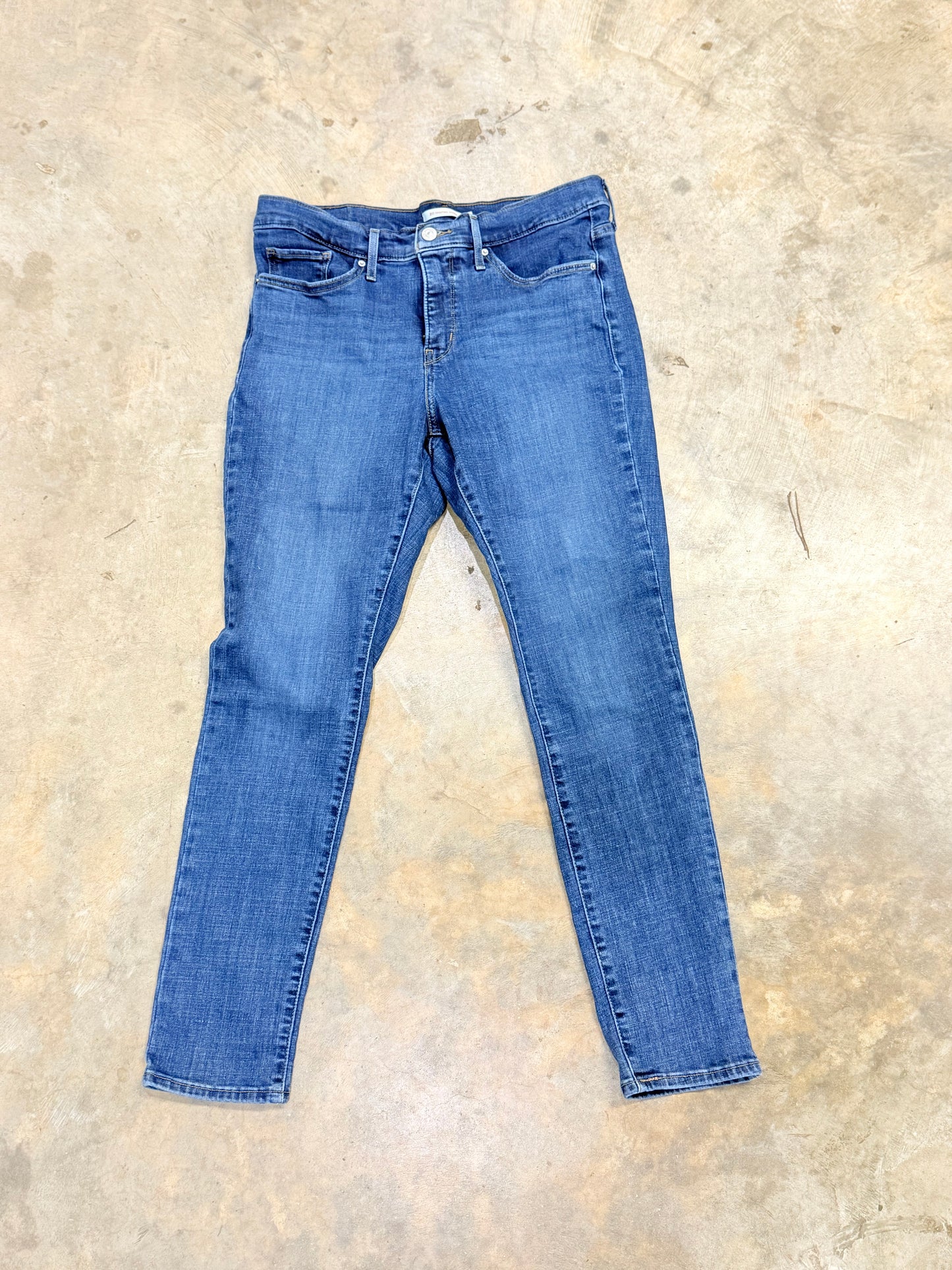 Womens Levi's Skinny Jeans 31x30 EUC