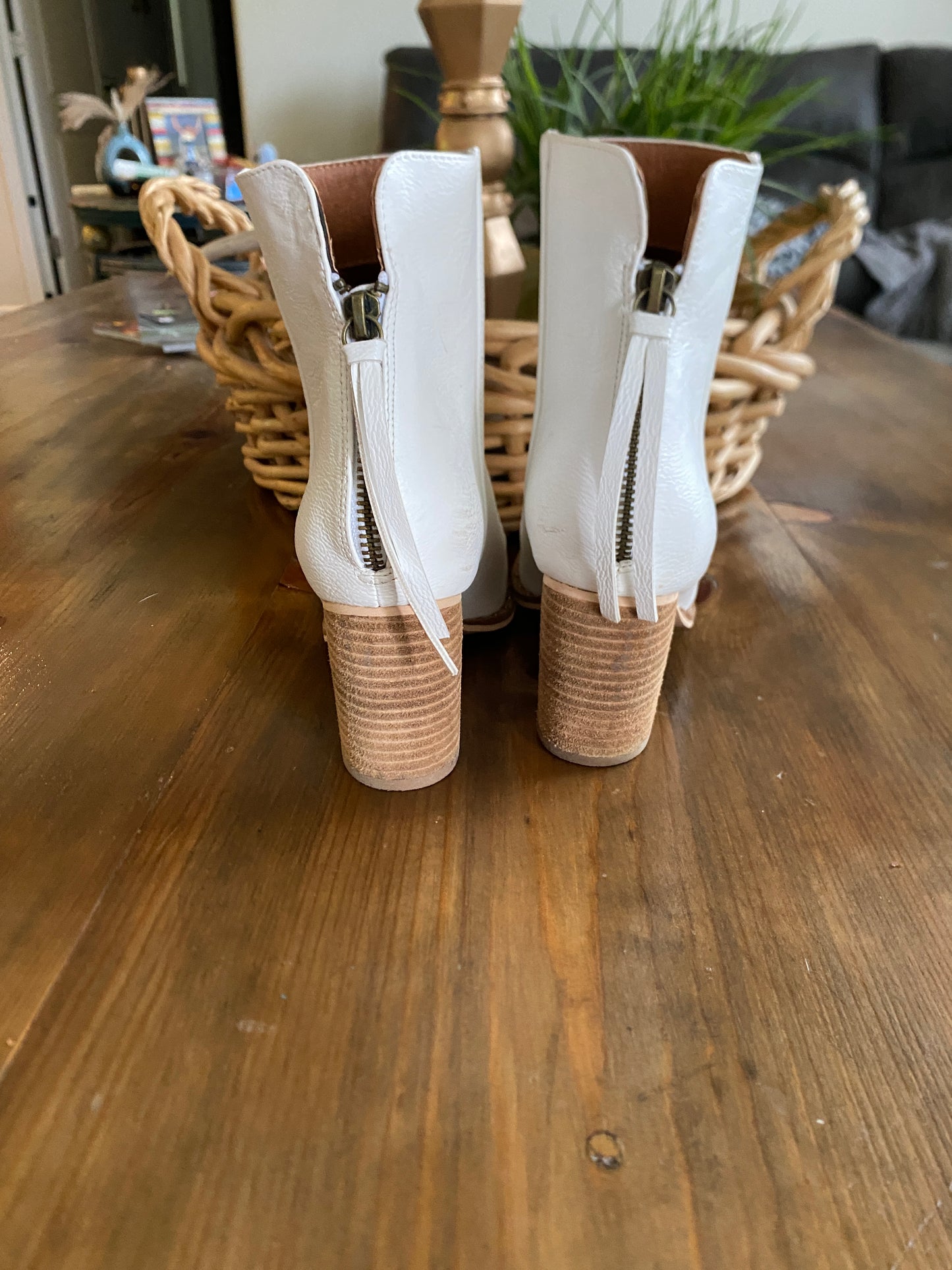 Womens Beast Fashion Booties Sz 7