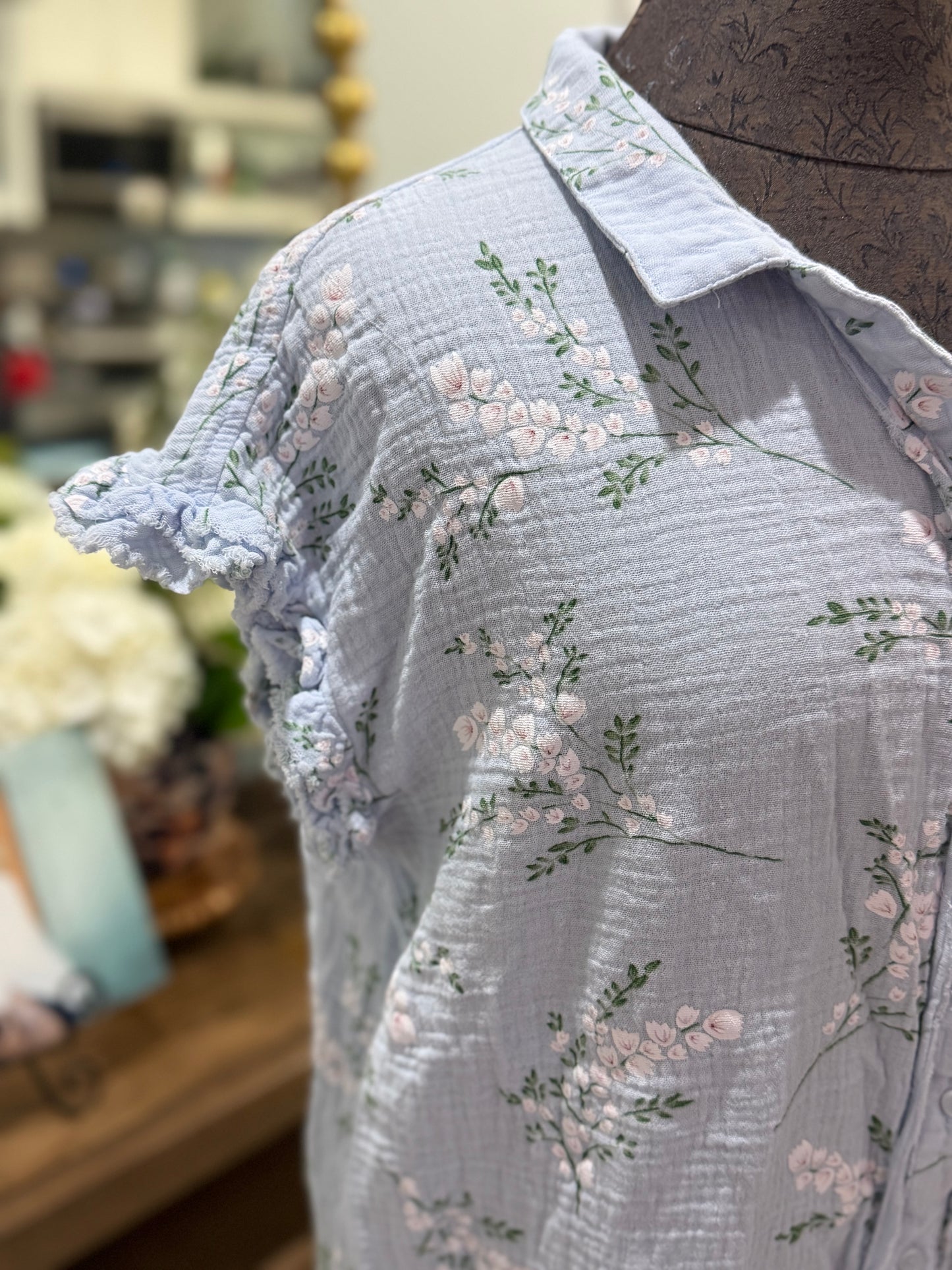 Womens GiGio Blue Floral Blouse Medium EUC