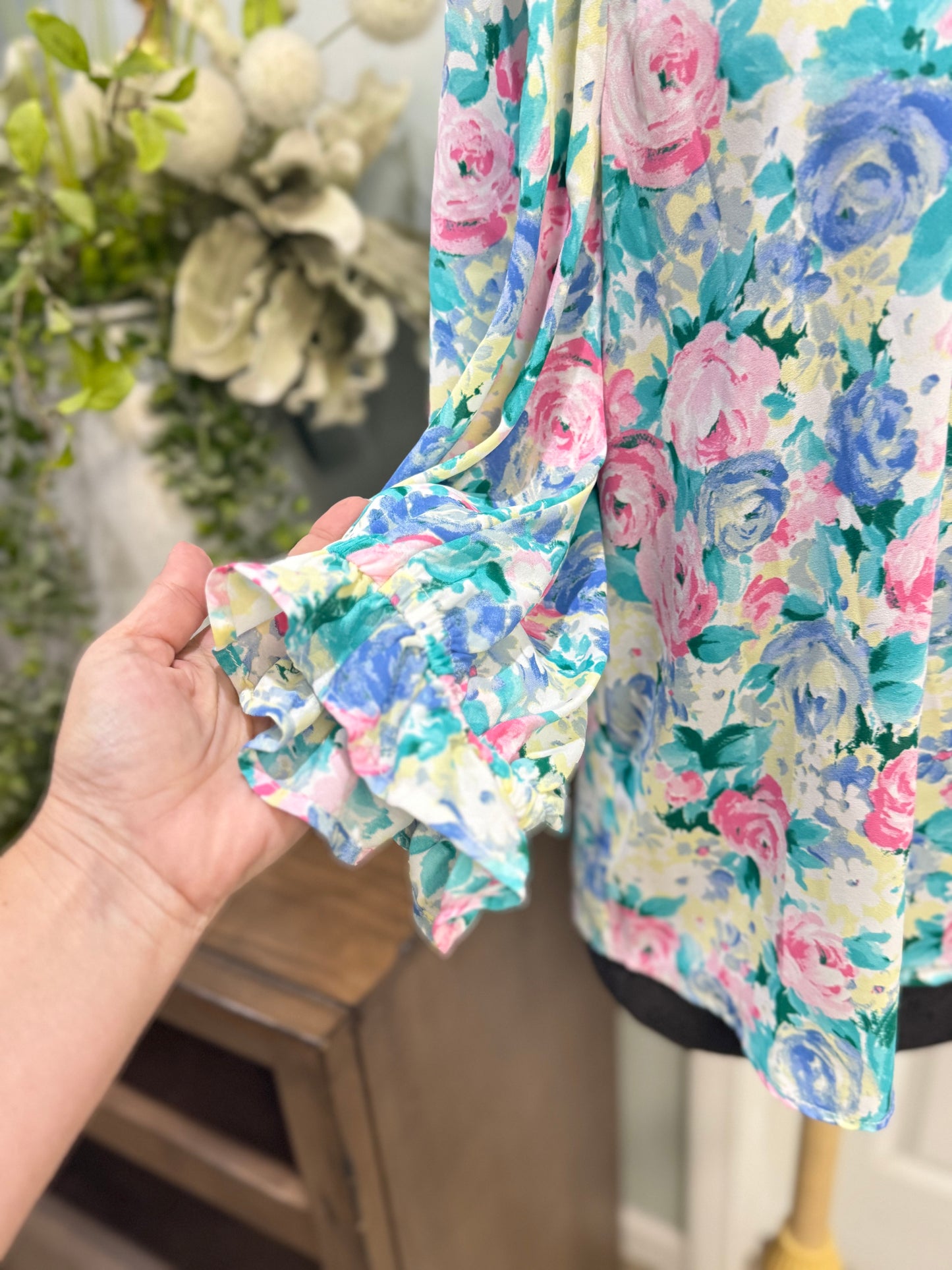 Womens Andree Floral Ruffle Sleeve Blouse Large EUC