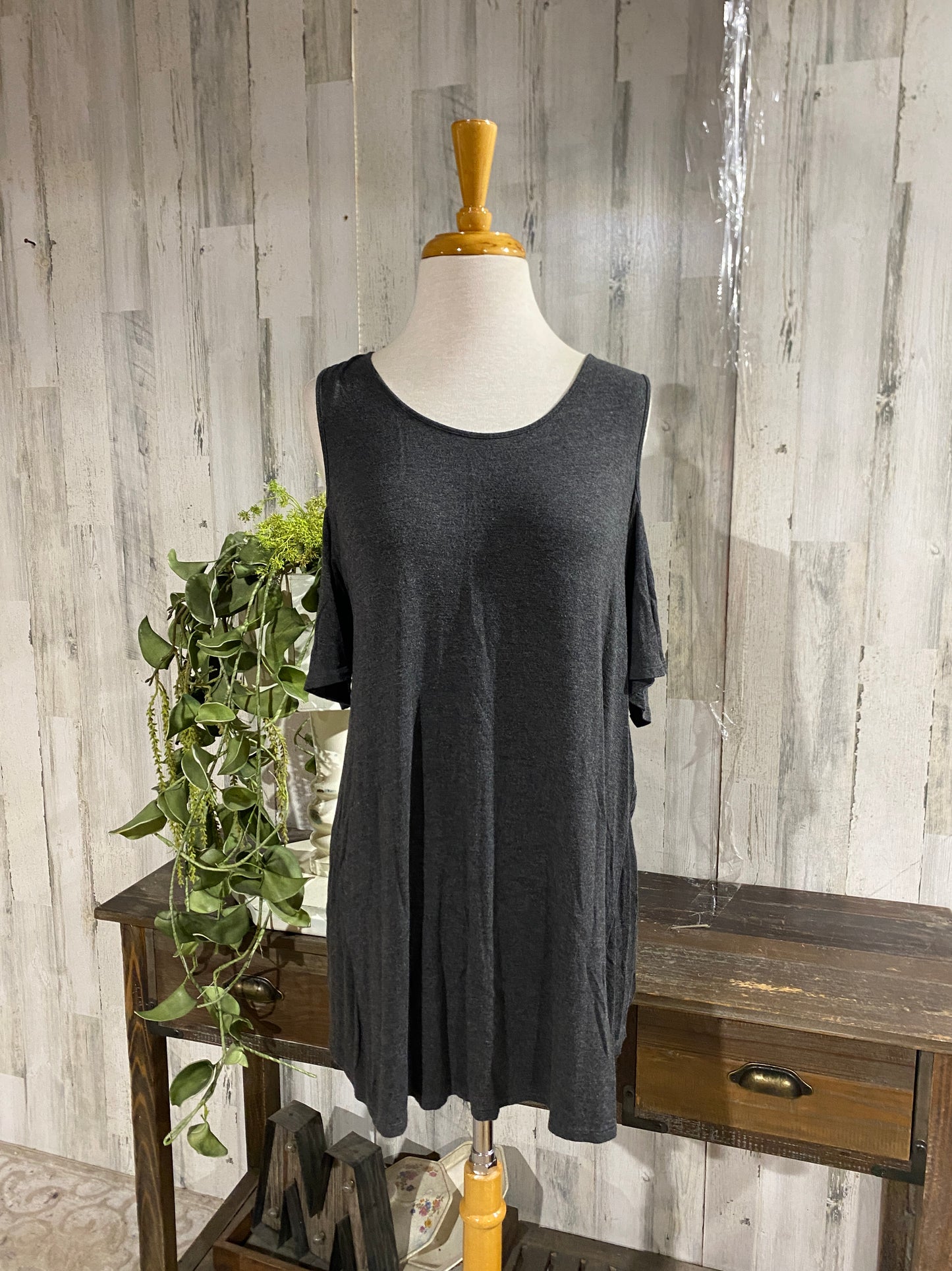 Womens Zenana Cold Shoulder Top Sz Large