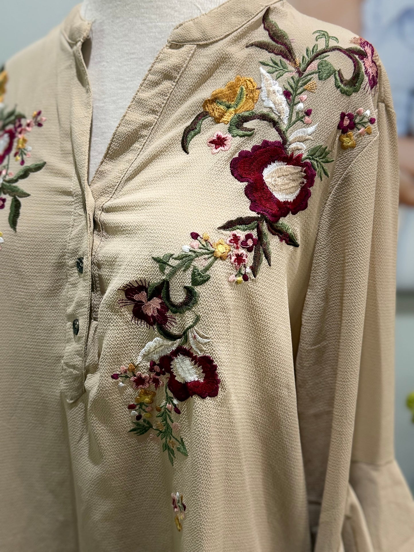 Womens Nostalgia Embroidered Blouse Size Large