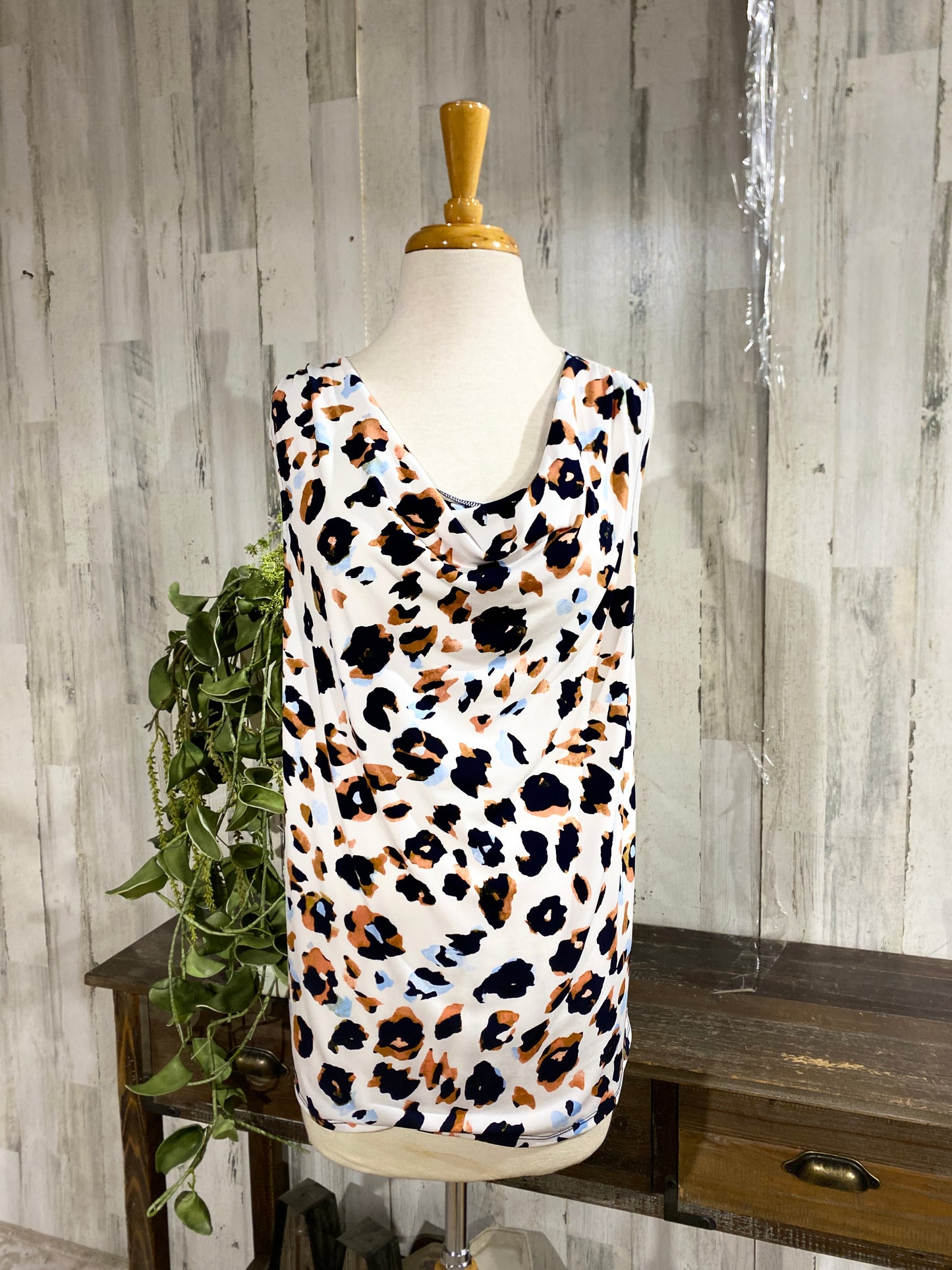 Womens Leopard Top Sz Medium