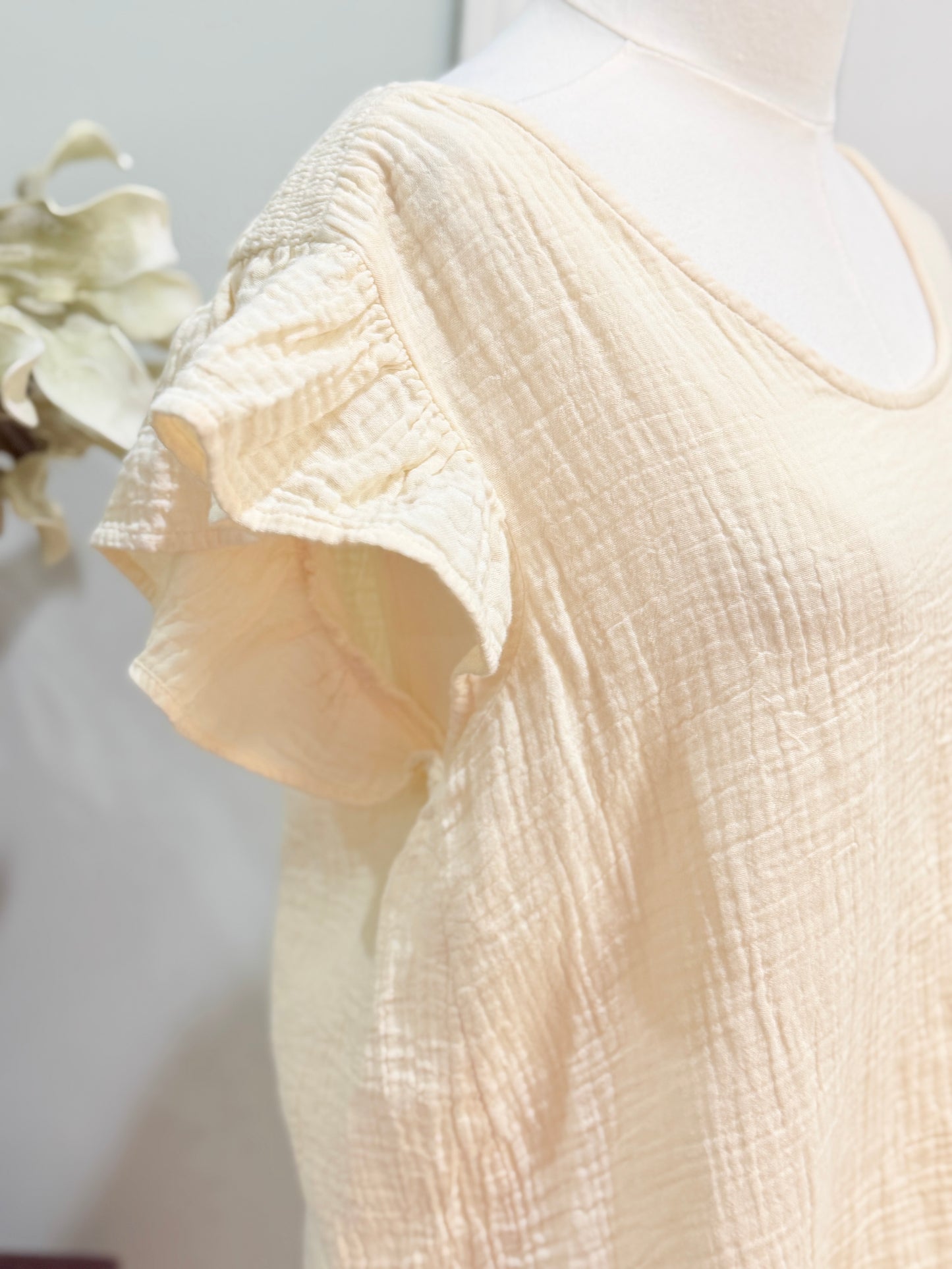 Womens Cream Gauzy Blouse Medium EUC
