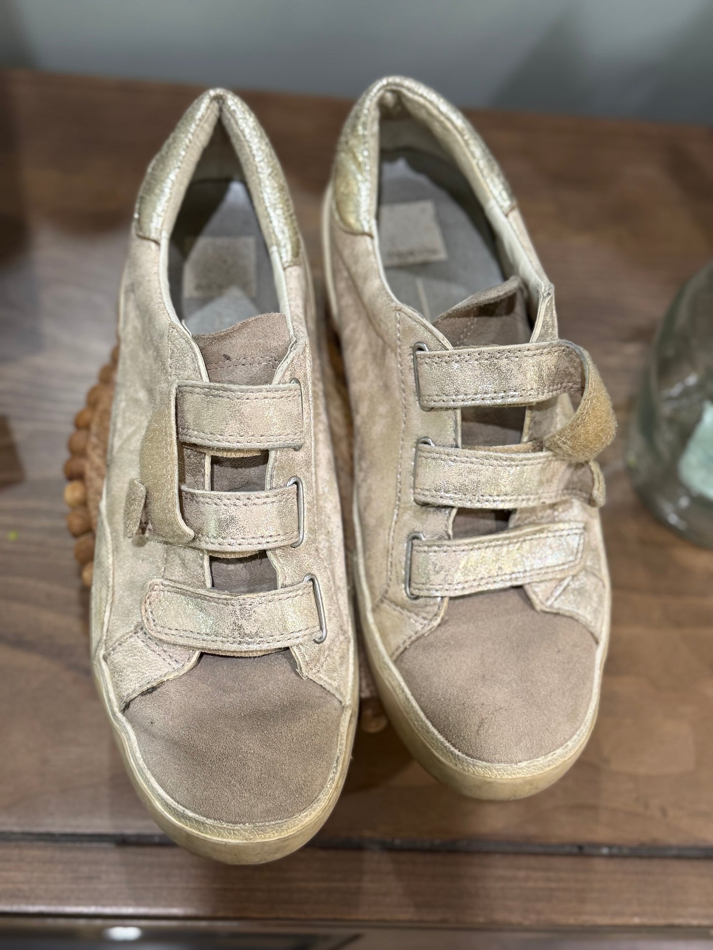 Womens Dolce Vita Sneakers Size 9.5