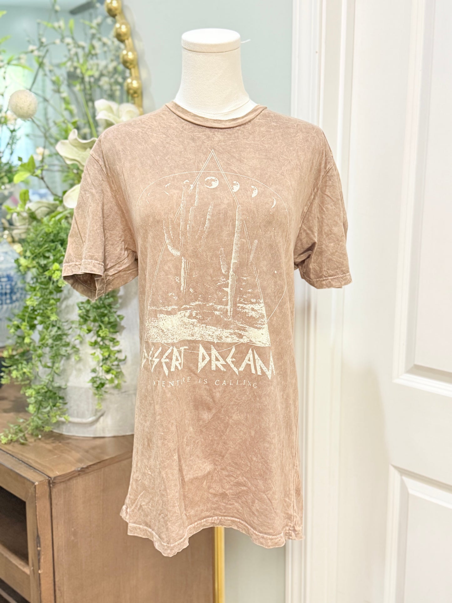 Womens Lotus Fashion Tshirt Medium EUC