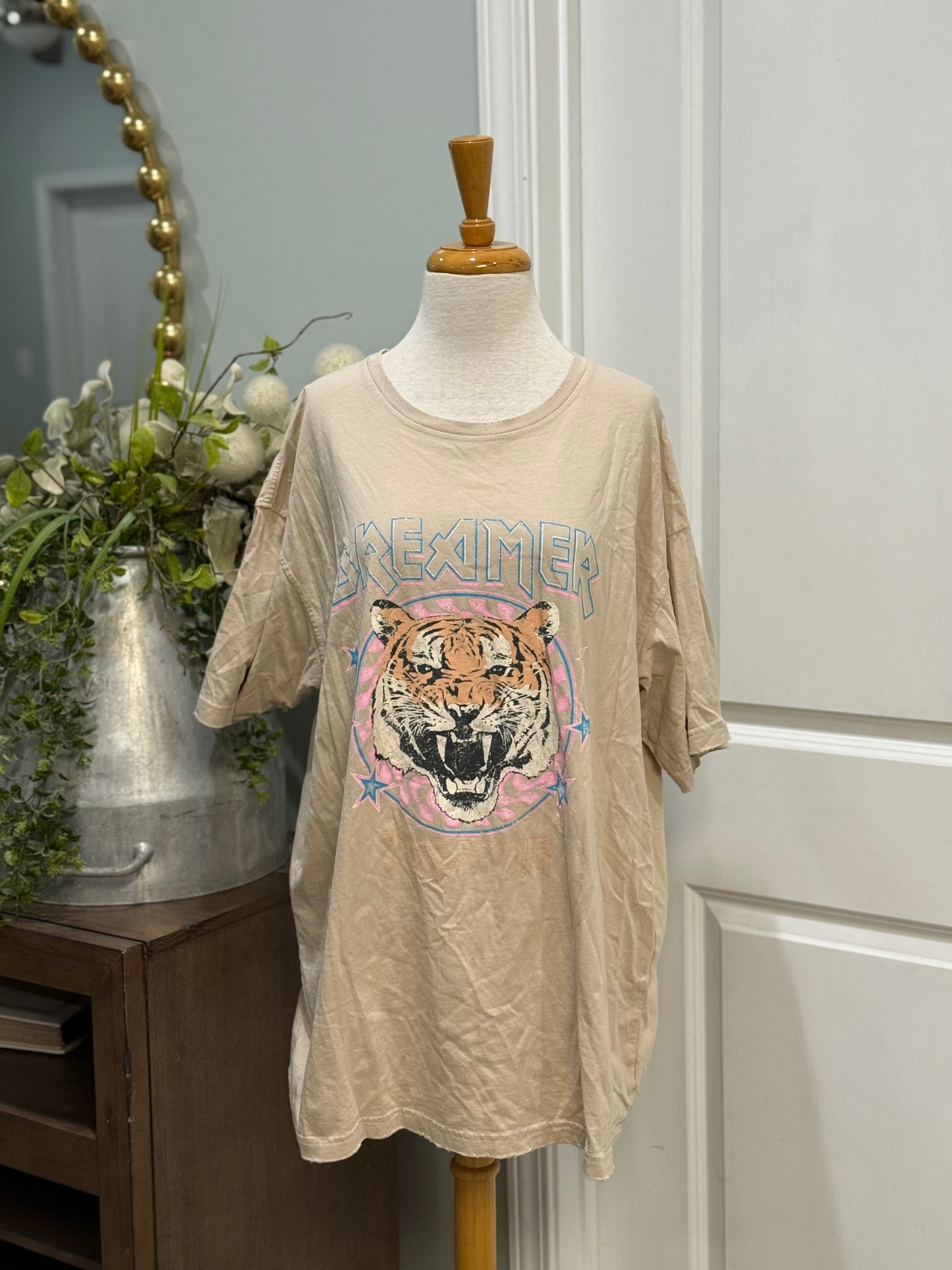 Womens Dreamer Tee Size M/L