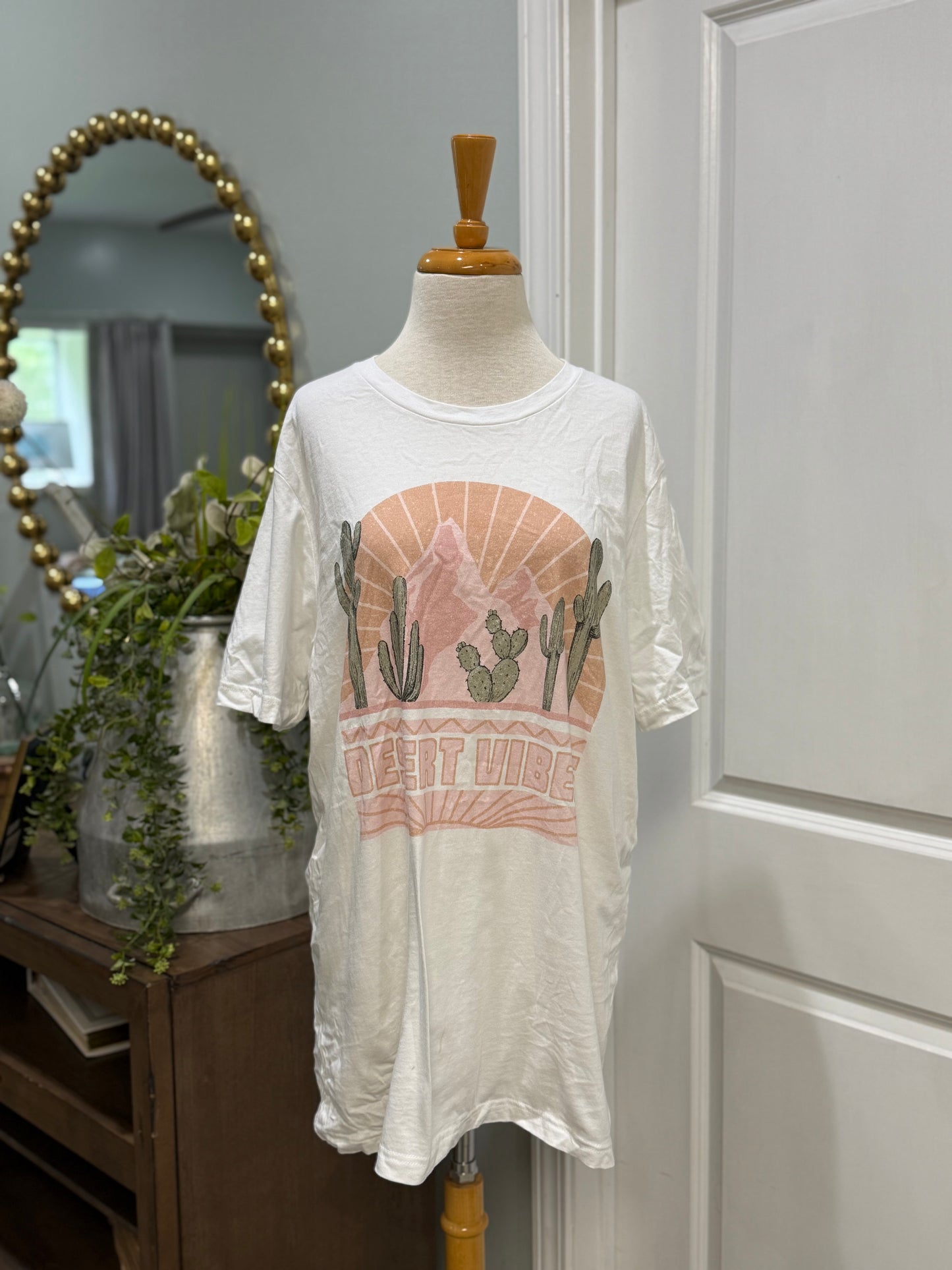 Womens Desert Rose Tee Size Medium/Large