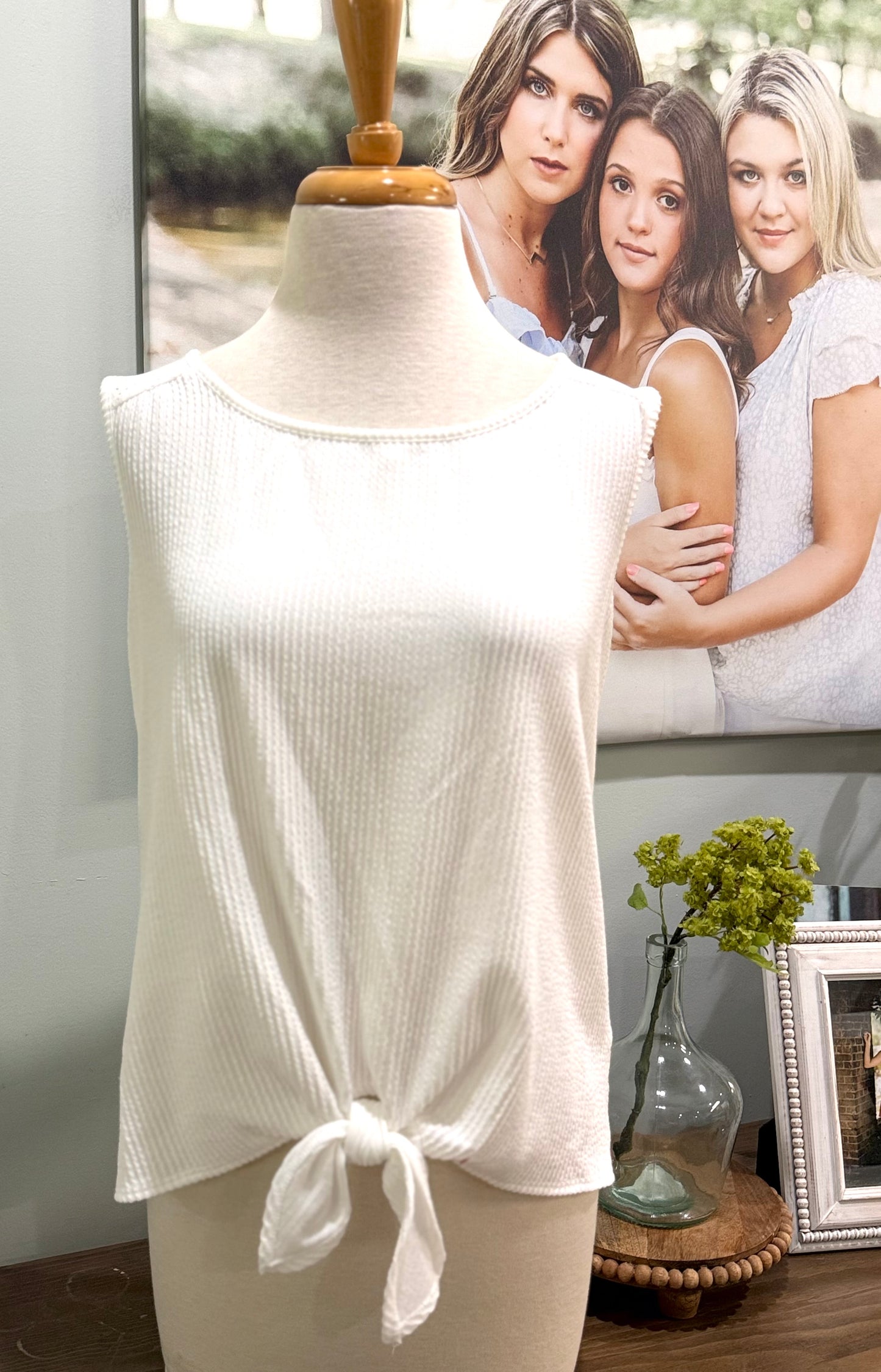 Womens White Ribbed Tank Size Large