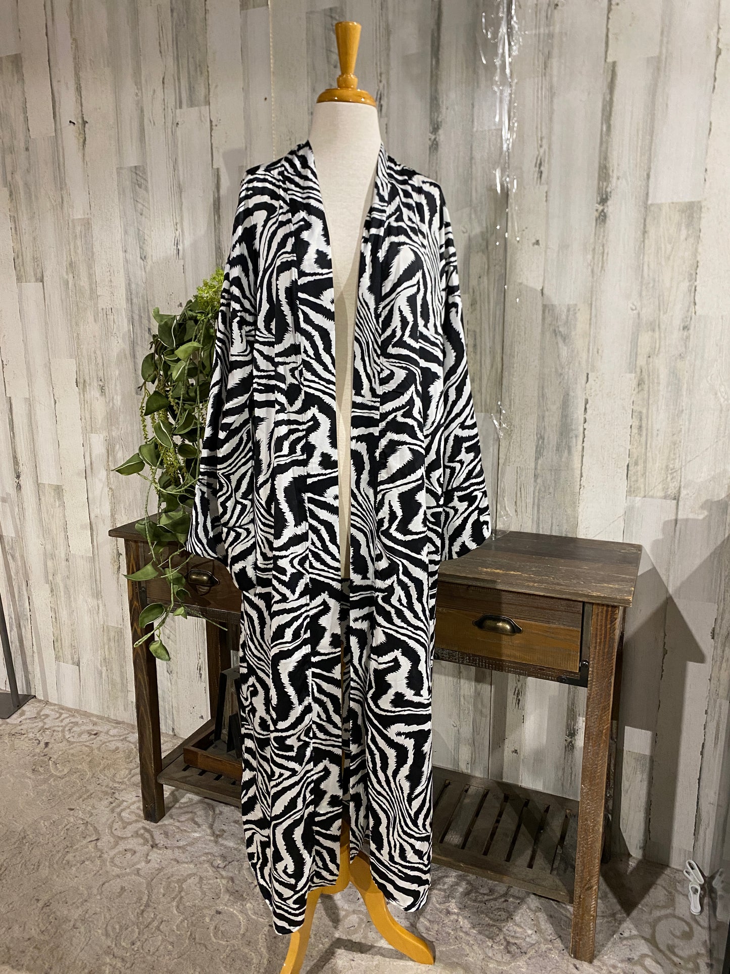 Womens Hers & Mine Kimono Medium