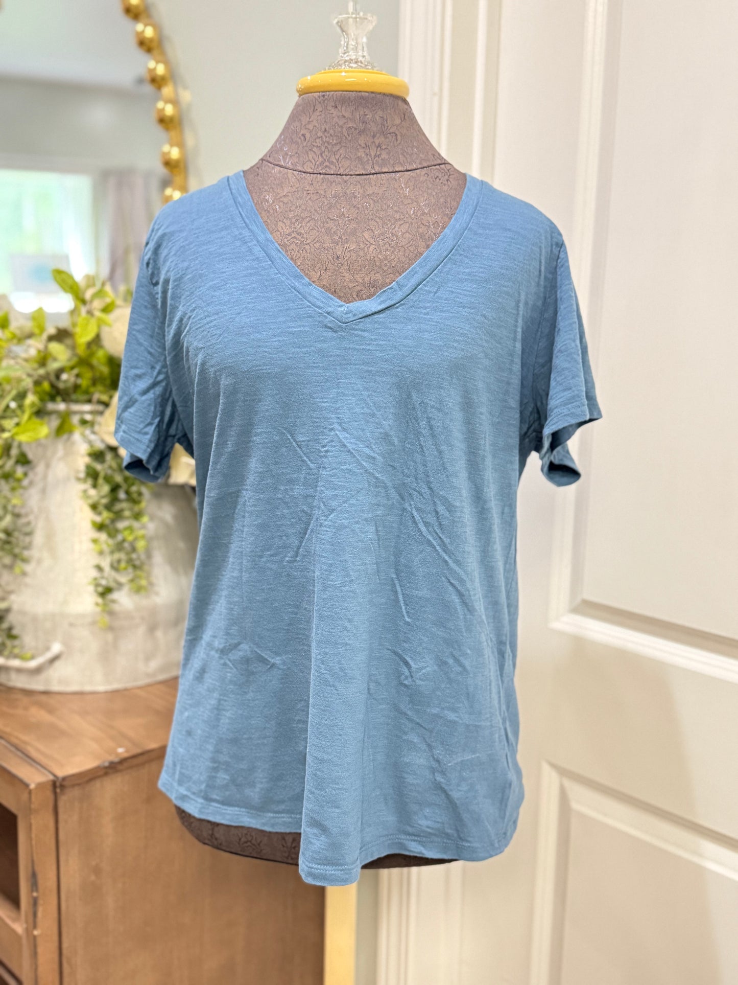 Womens VNeck Tshirt XXL EUC