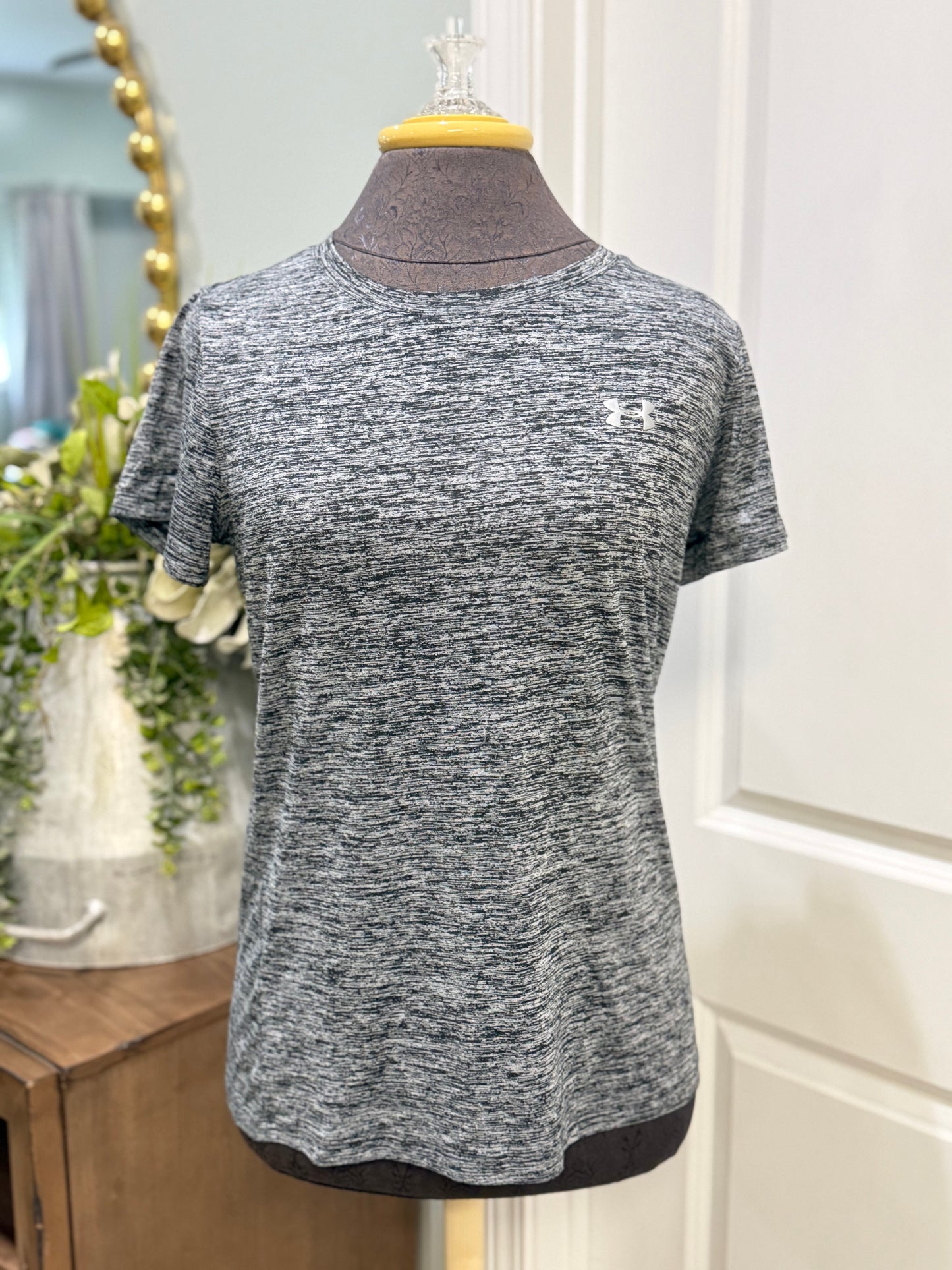 Womens Under Armour Tshirt Small
