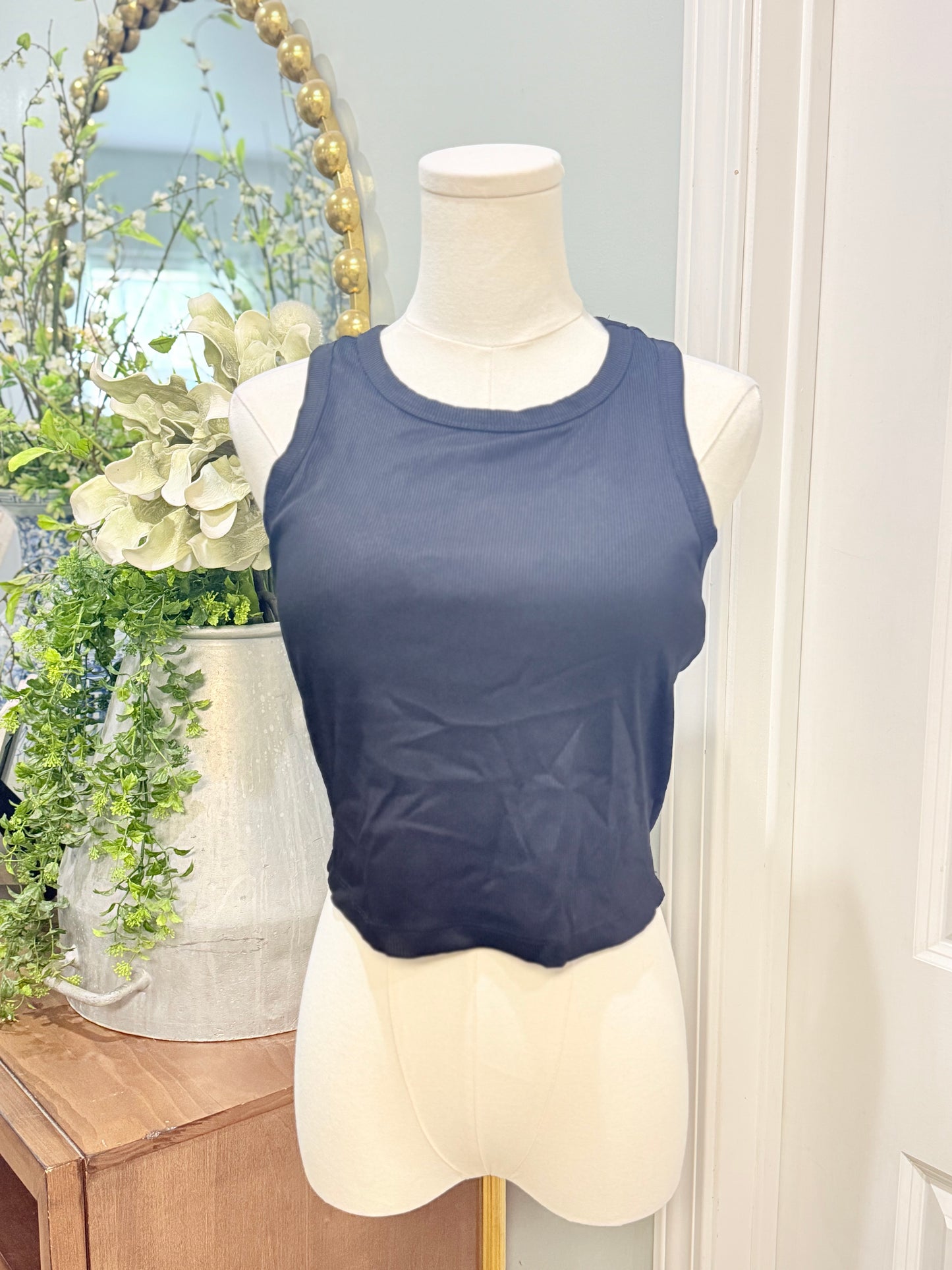 Womens Black Cropped Athletic Tank Medium EUC