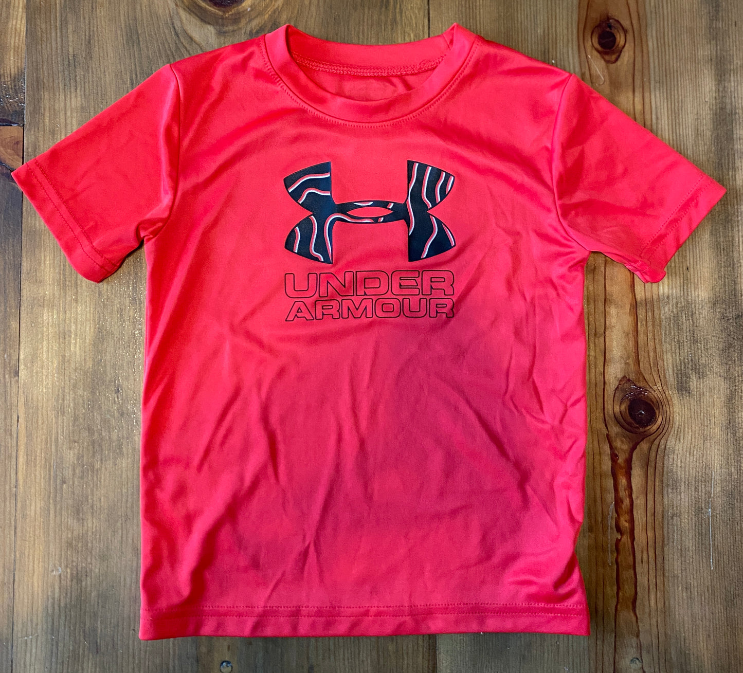 Boys Under Armour Tshirt Sz 4T
