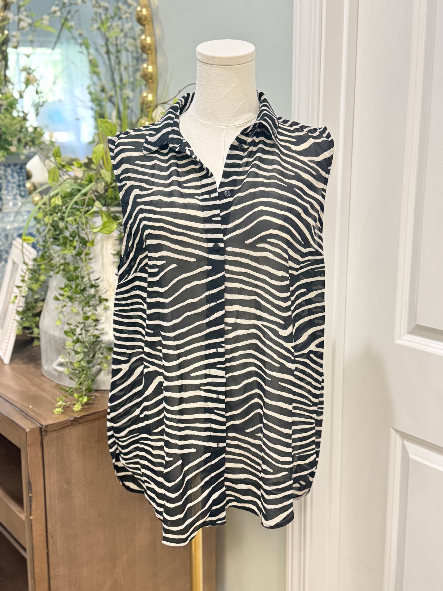 Womens H&M Sleeveless Blouse Size 10 EUC