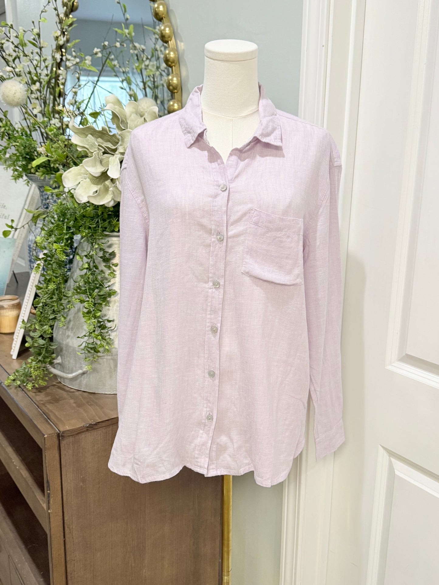 Womens Lavender Linen Buton Down Medium EUC