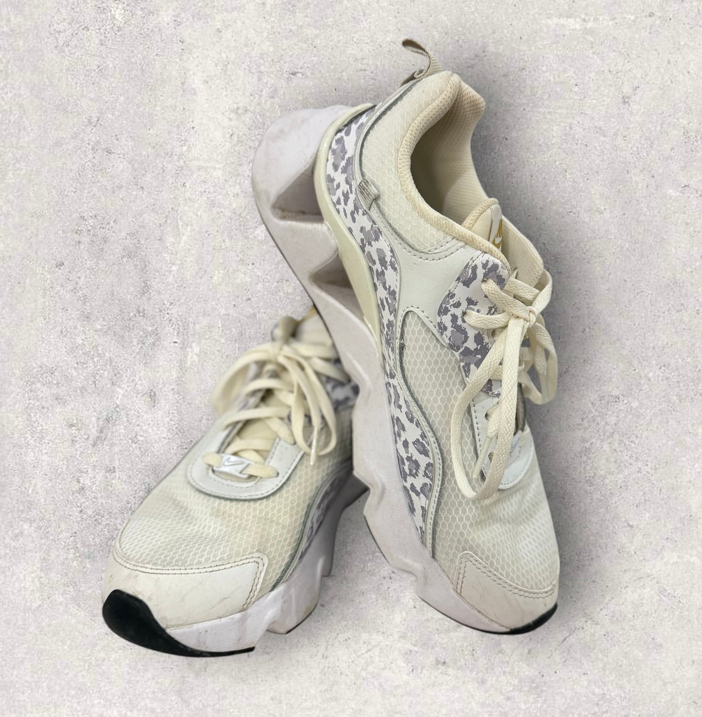 Womens Nike Sneakers Size 9