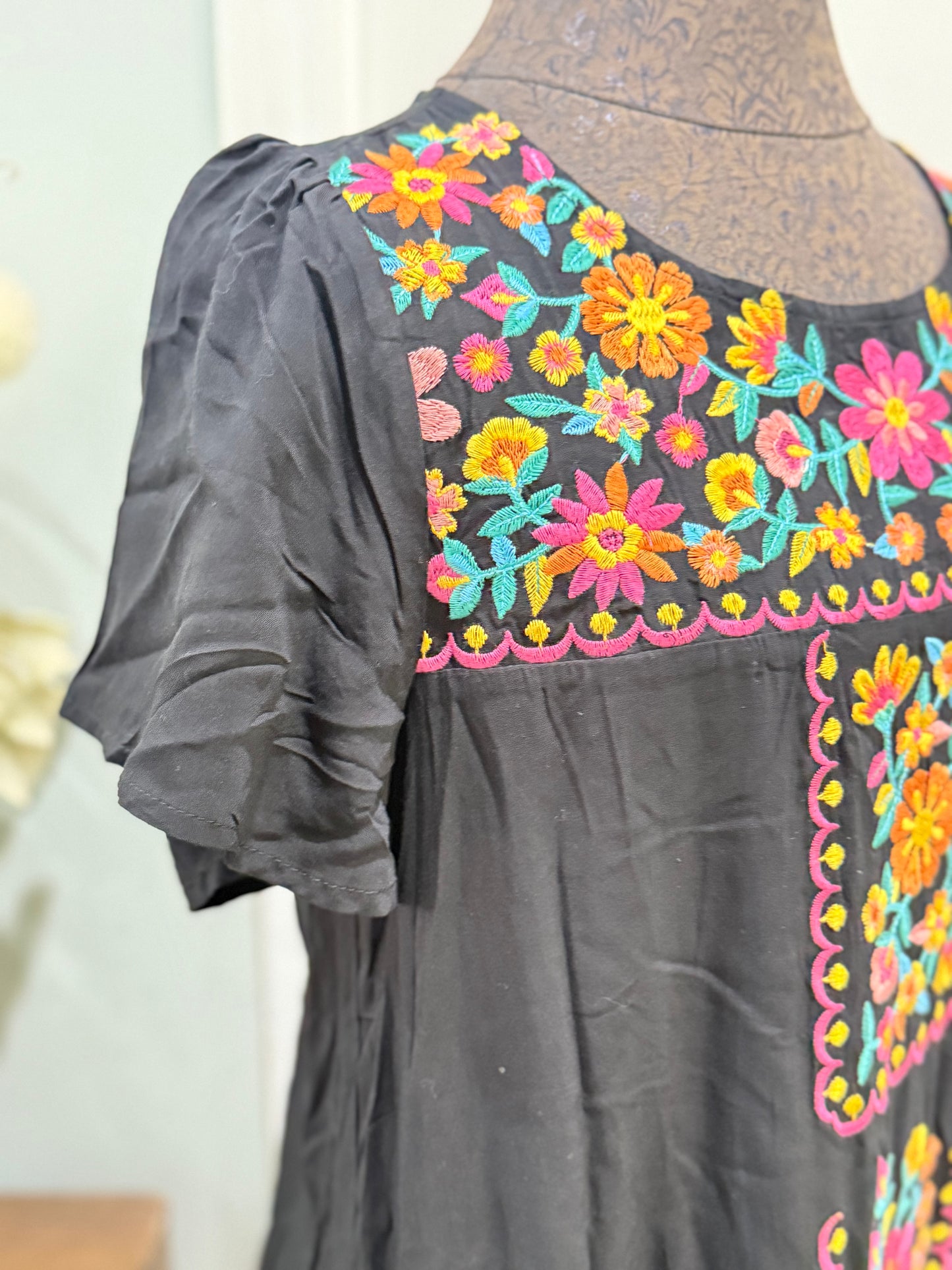 Womens Savannah Jane Embroider Dress Small