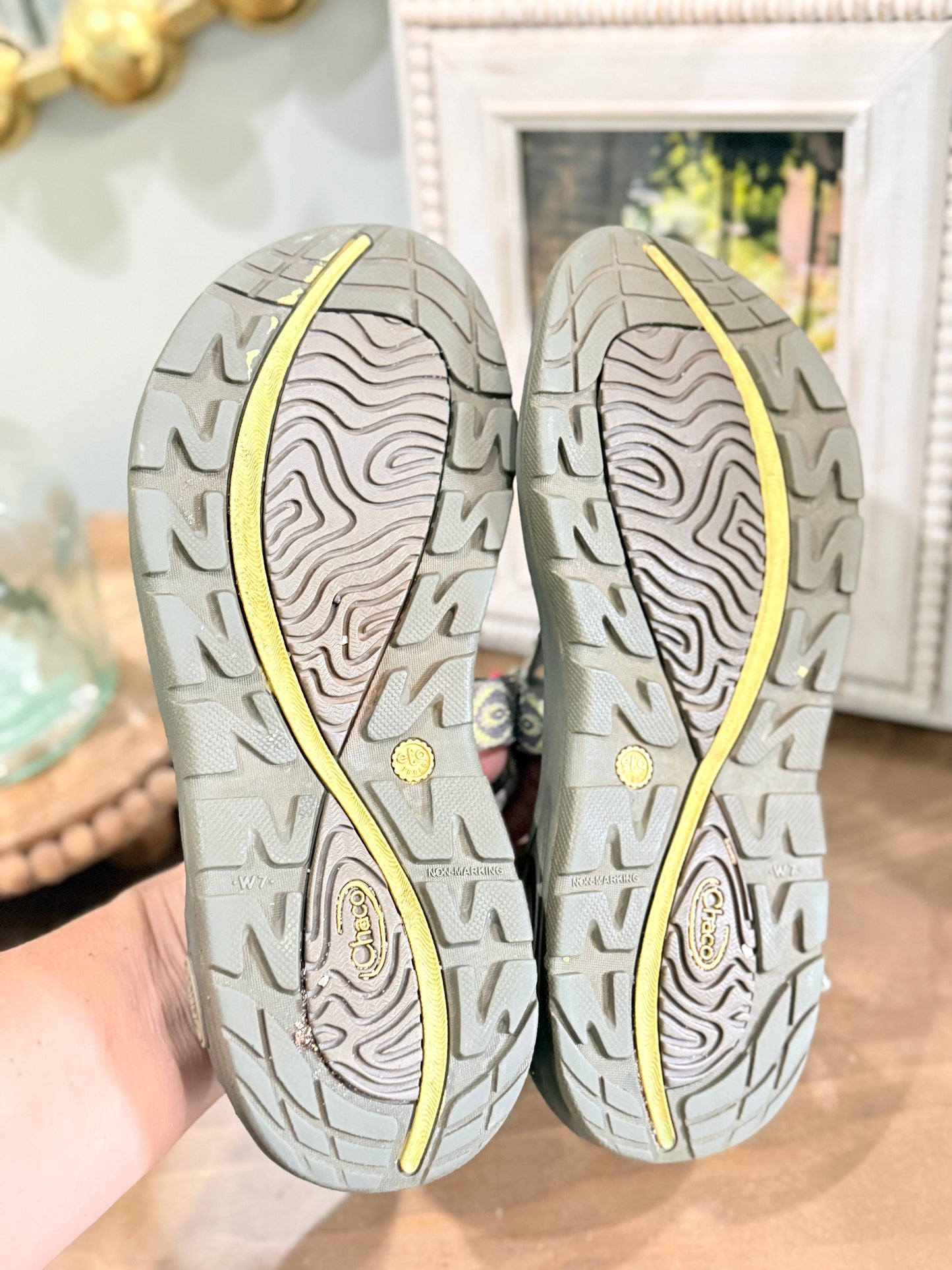 Womens Chacos Sandals Size 6