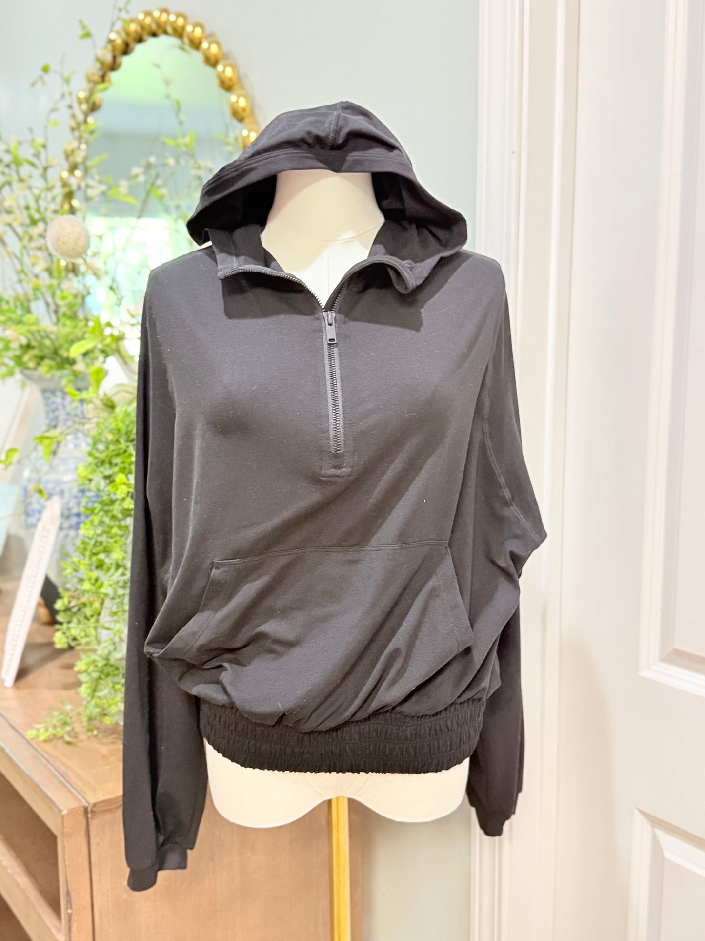 Womens Athletic Pullover Large EUC