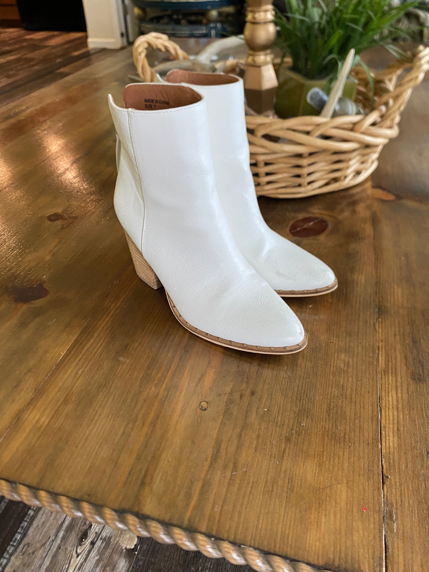 Womens Beast Fashion Booties Sz 7