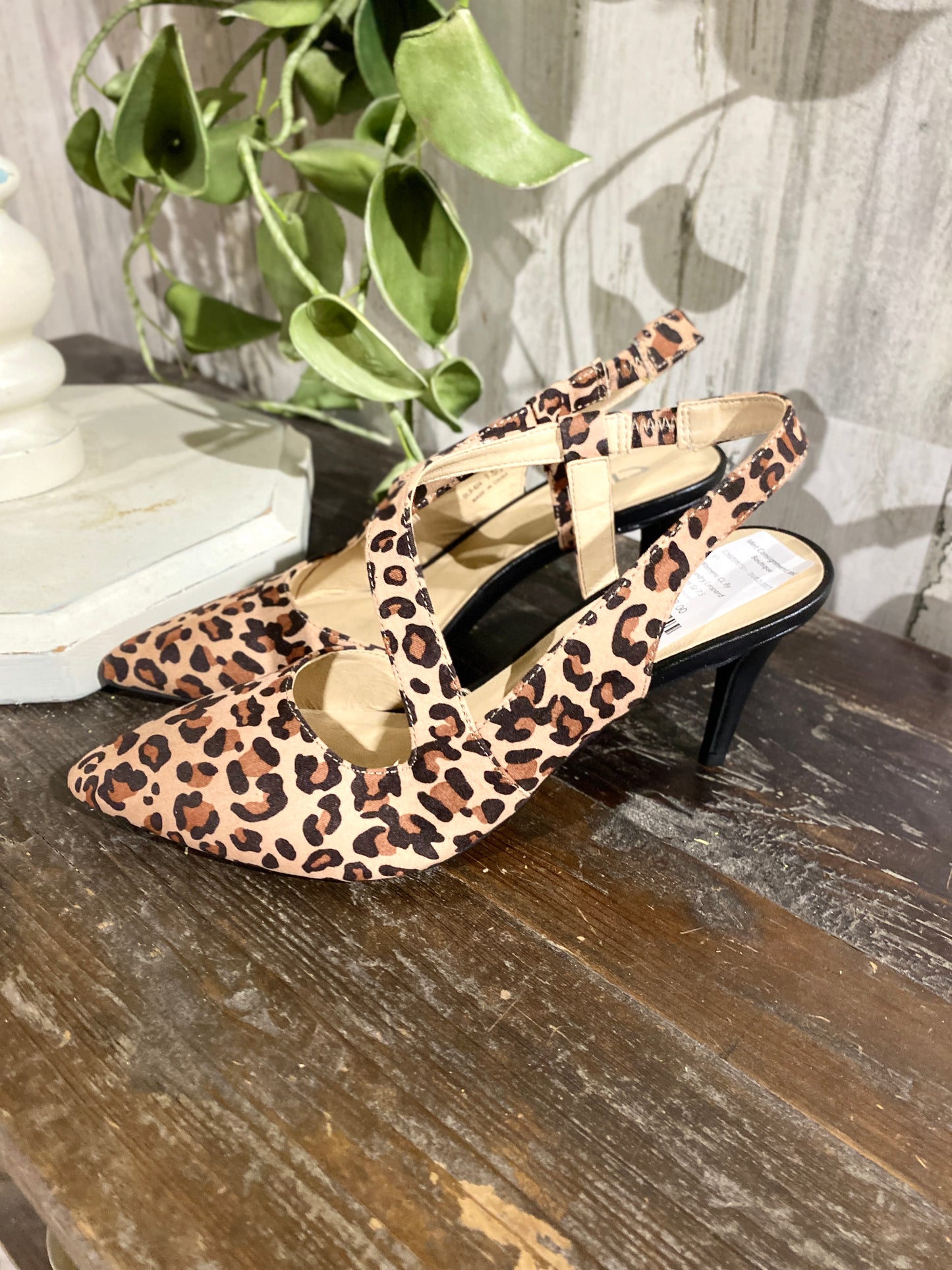 Womens CL By Laundry Leopard Pumps Sz 7.5