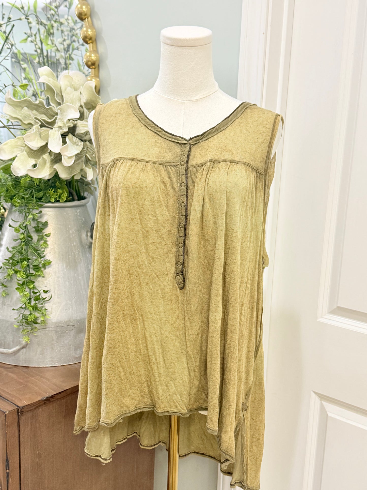 Womens POL Tank Large EUC