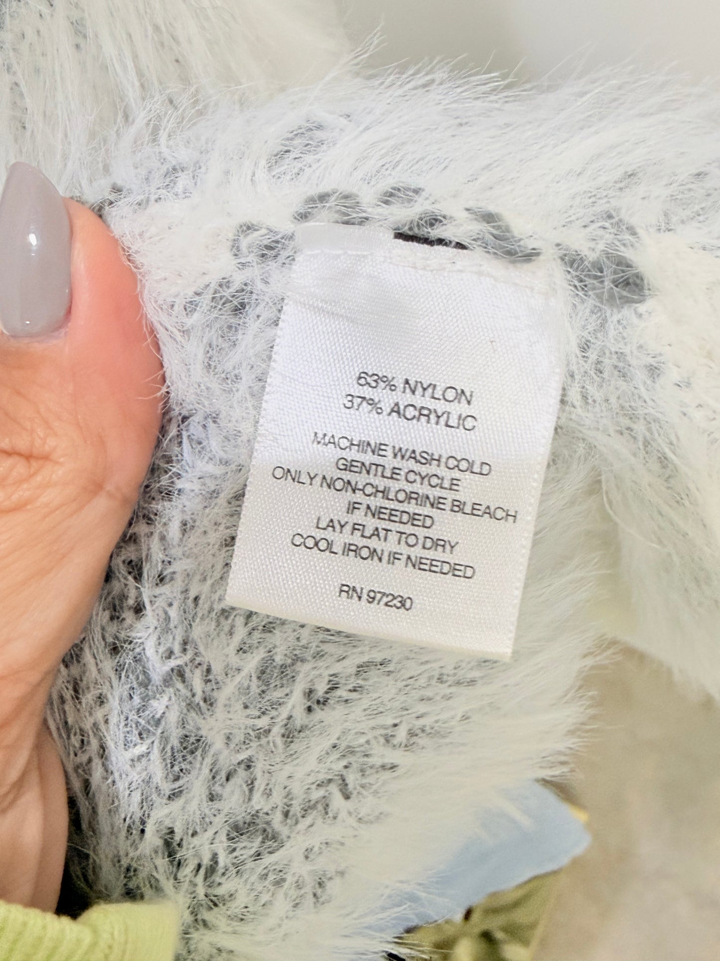 Womens Signature Studio Fuzzy Duster Large EUC