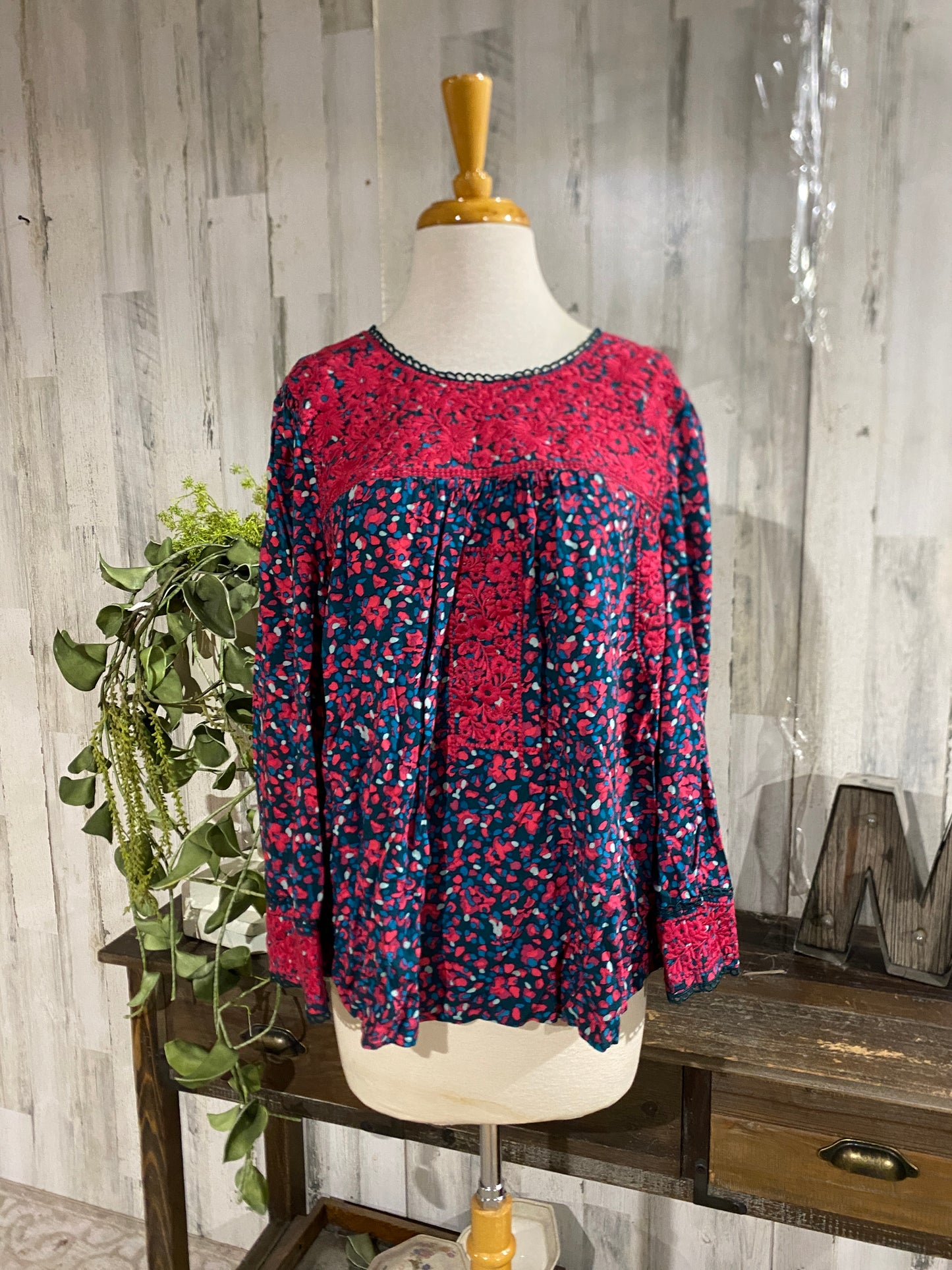 Womens Savannah Jane Embroidered Top Sz Large