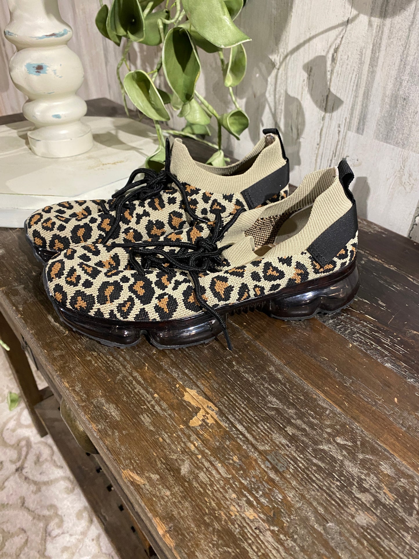 Womens Le Sheelah Stretch Canvas Sneakers Sz 7