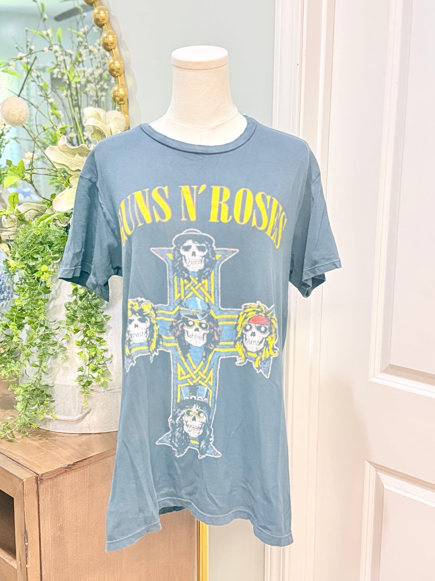 Womens Guns N Roses Tshirt Medium EUC