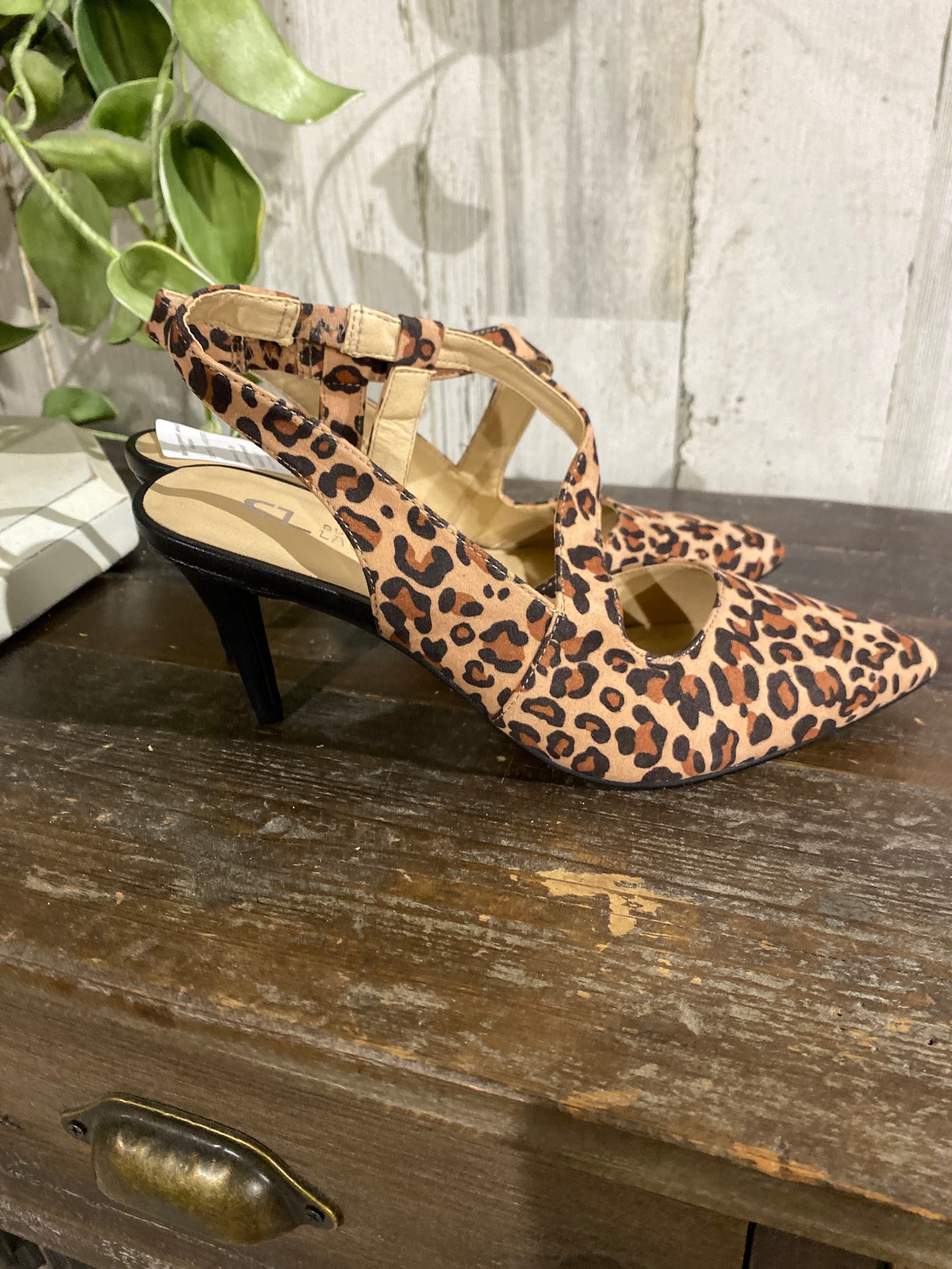 Womens CL By Laundry Leopard Pumps Sz 7.5