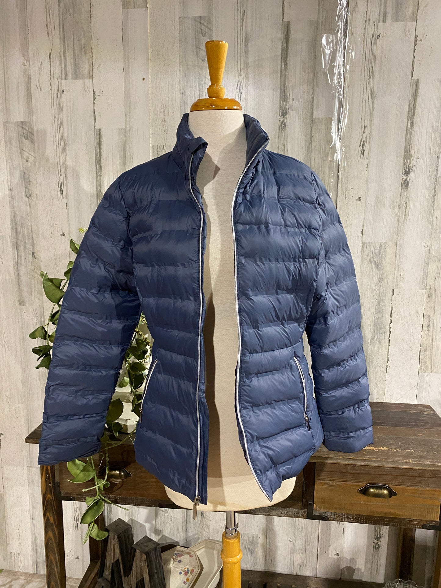 Womens Puffer Jacket Size Small