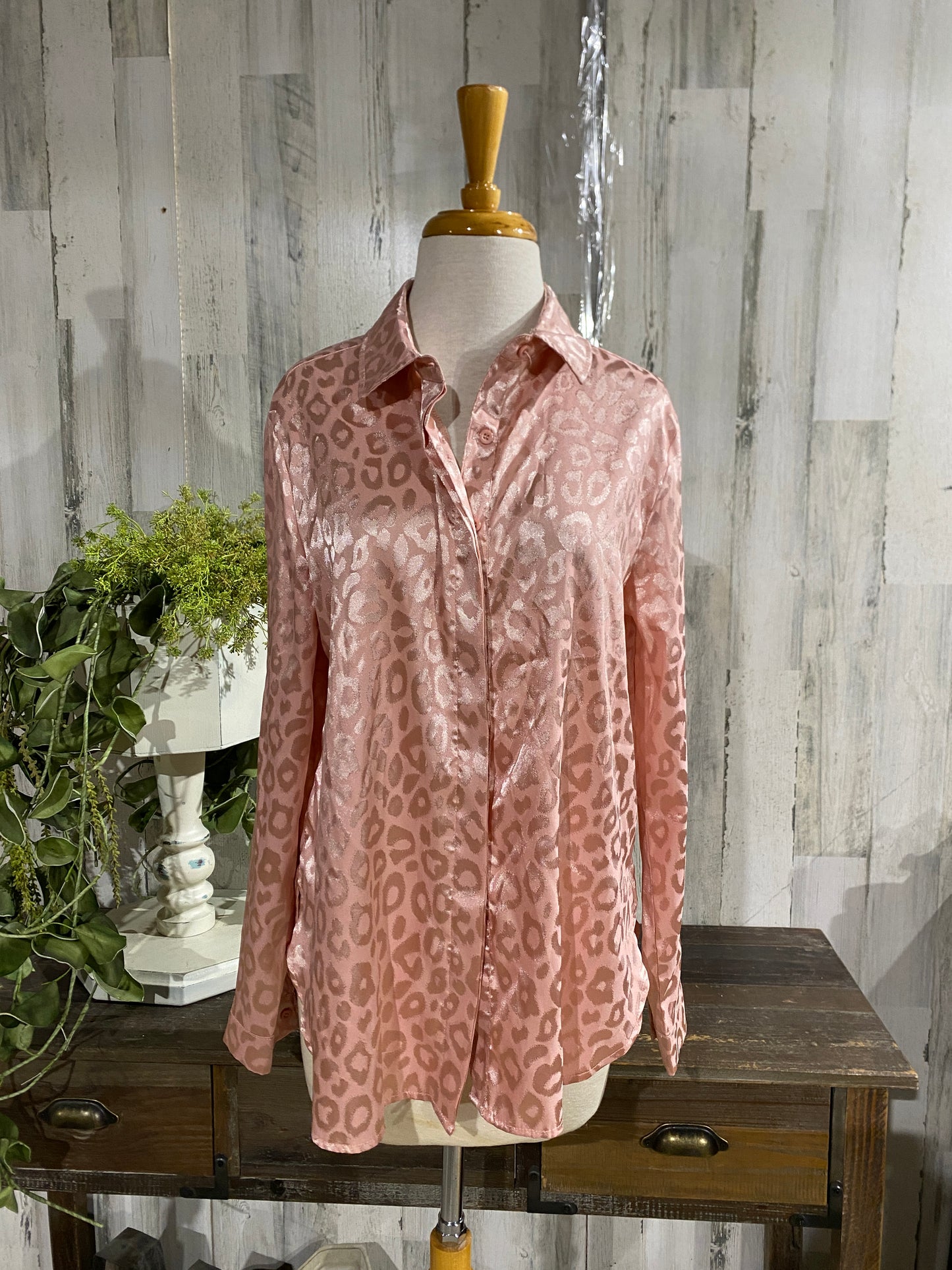 Womens Satin Leopard Button Up Sz Medium