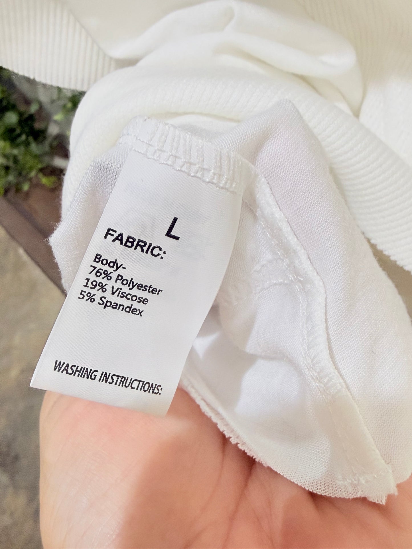 Womens White Cropped Athletic Top Large NWOT