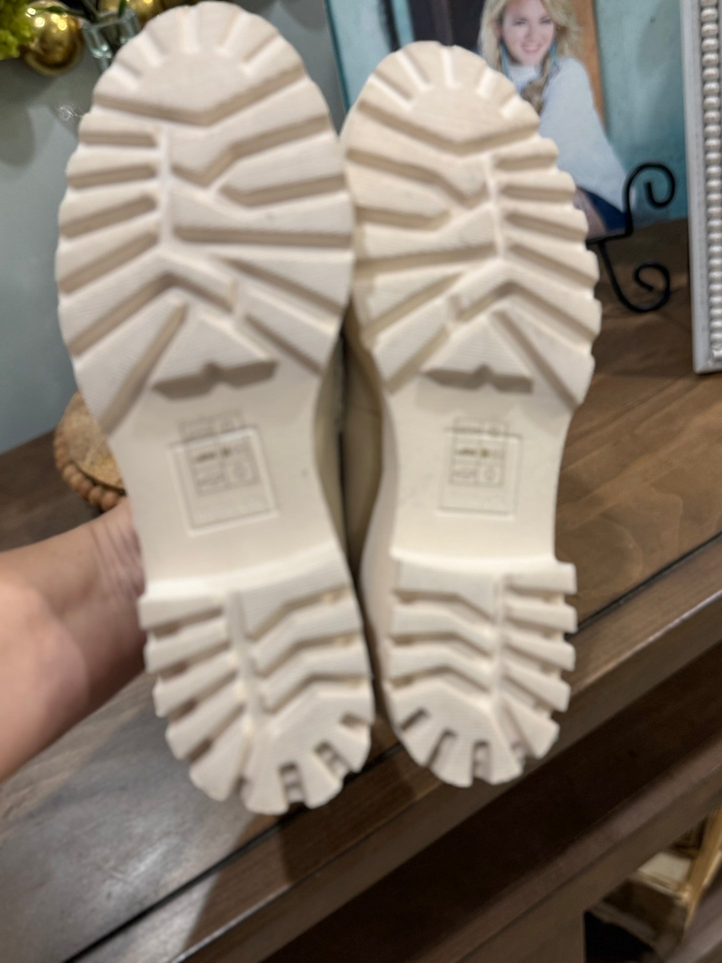 Womens Dolce Vita Buckle Clog Shoe Size 7.5