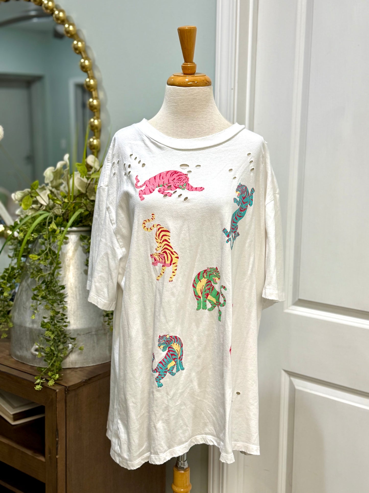 Womens Zutter Oversized Burn Out Tee Size M/L