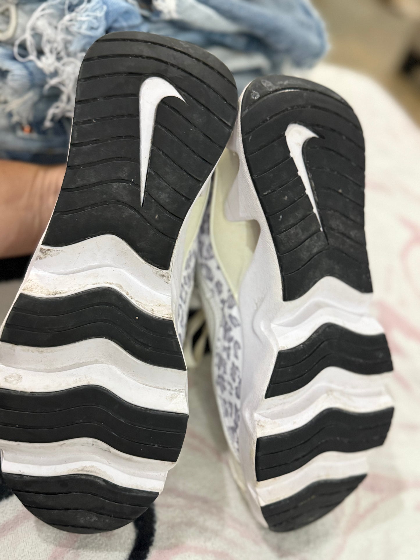 Womens Nike Sneakers Size 9