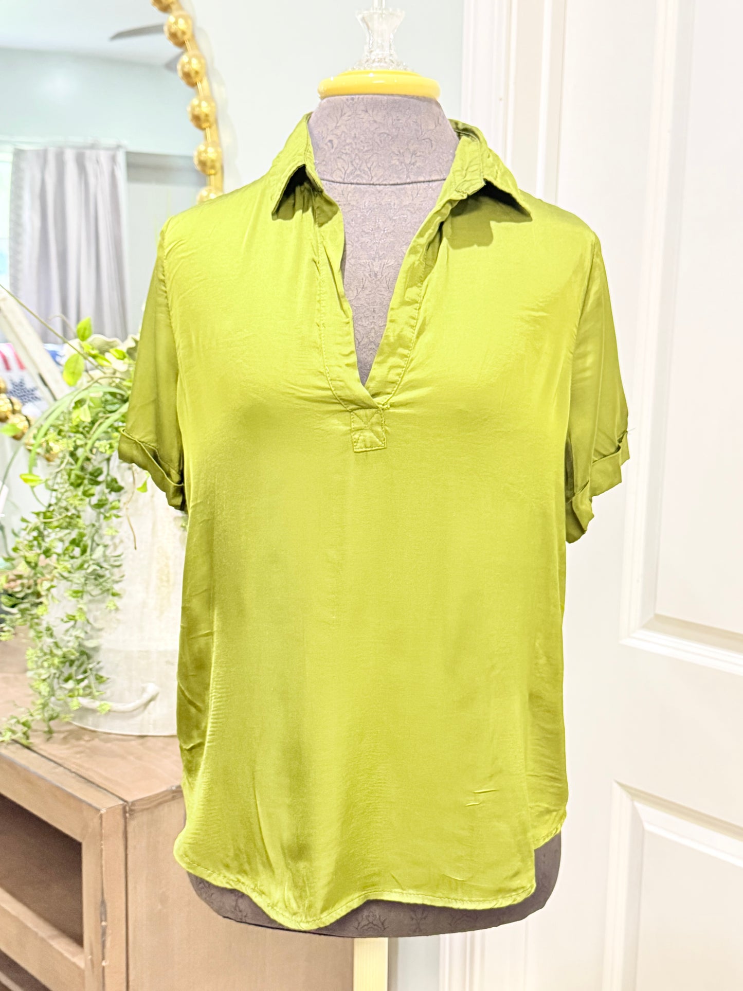 Womens Green Satin Blouse Medium EUC