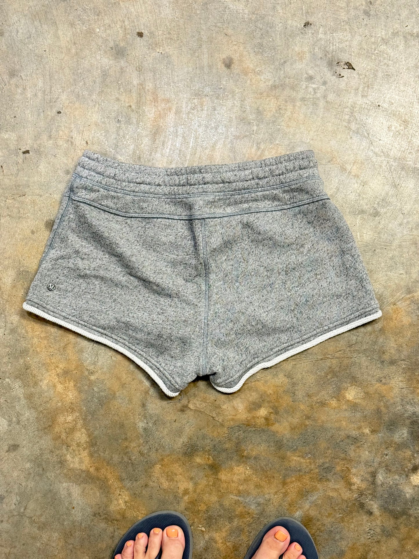 Womens Lululemon Short Small EUC