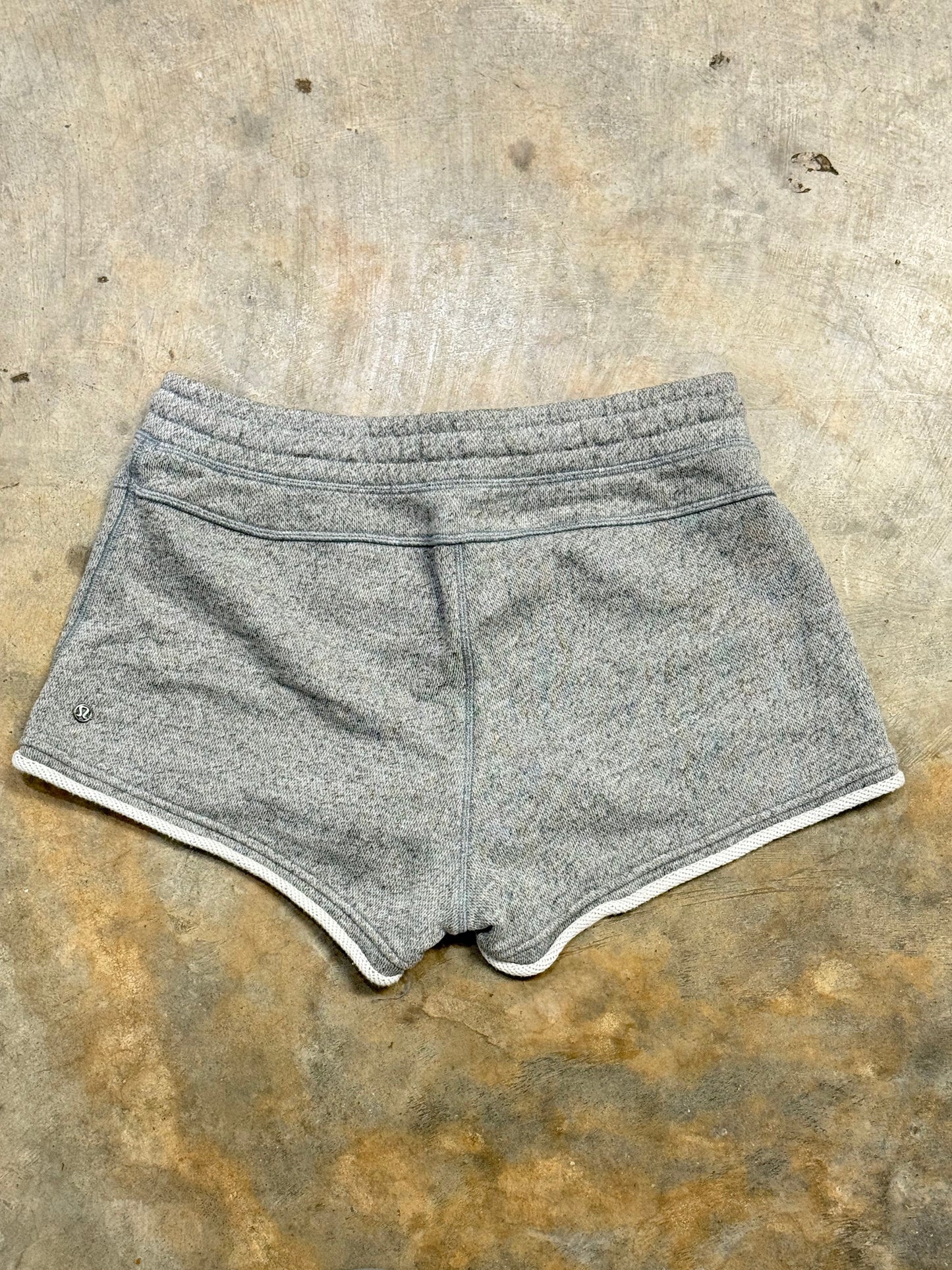 Womens Lululemon Short Small EUC