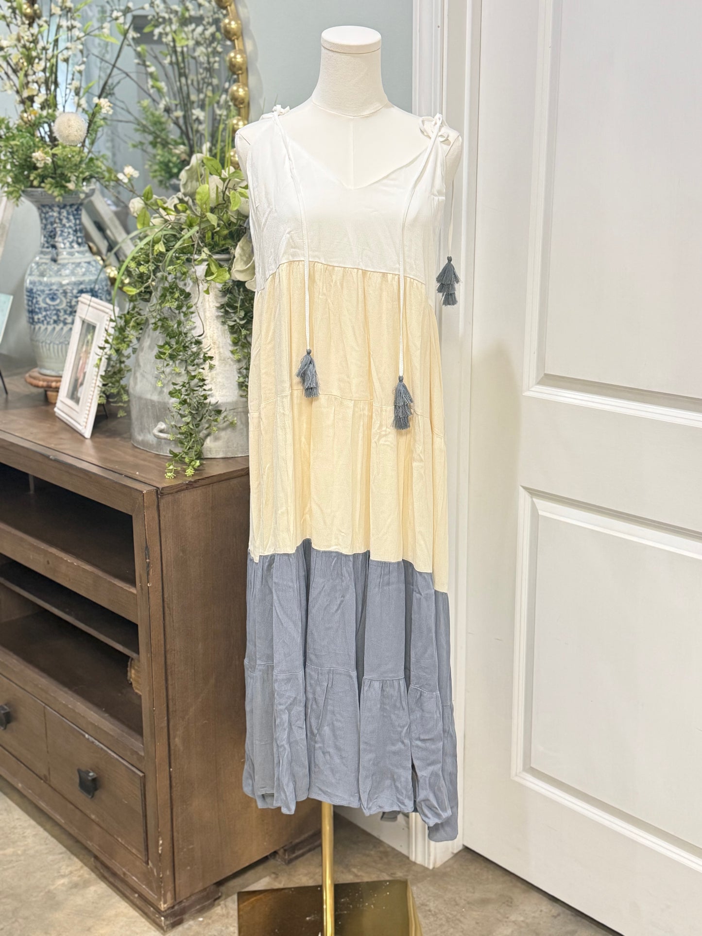 Womens Wishlist Tiered Dress Medium EUC