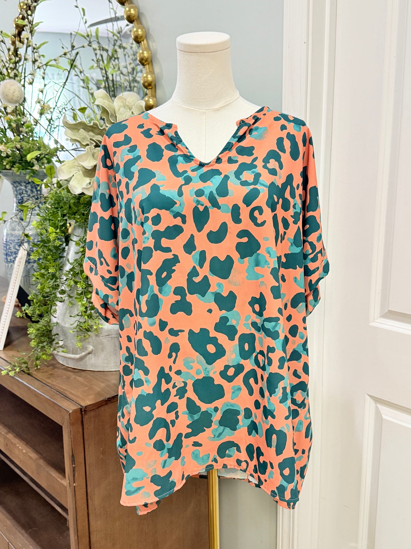 Womens First Love Leopard Blouse 2X EUC