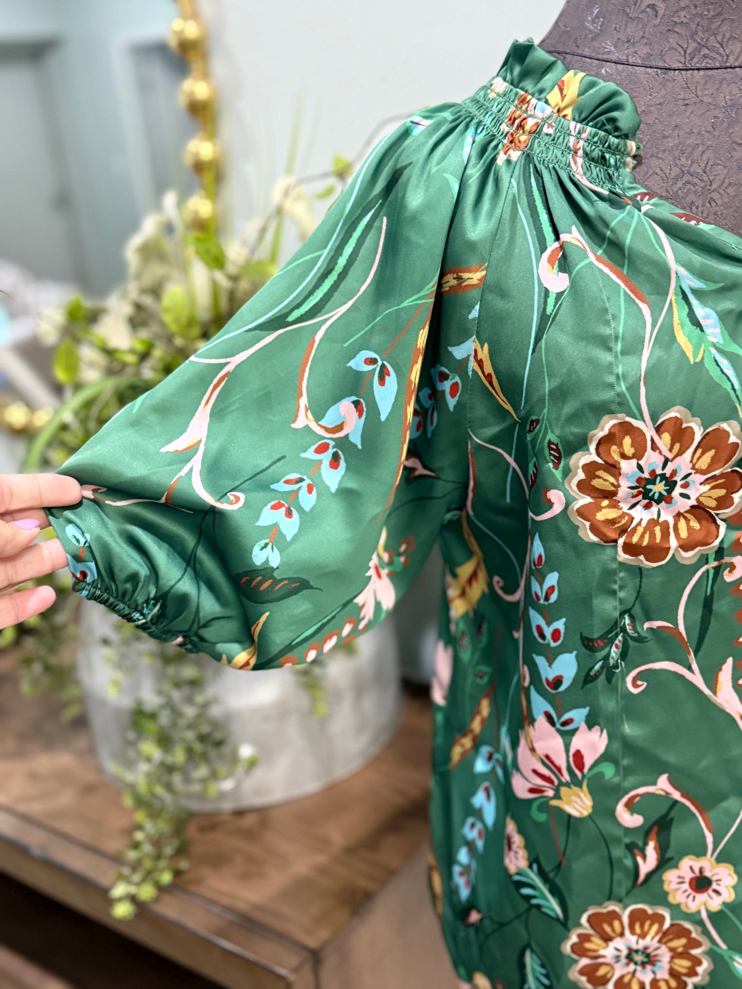 Womens Green Satin Floral Blouse Medium EUC