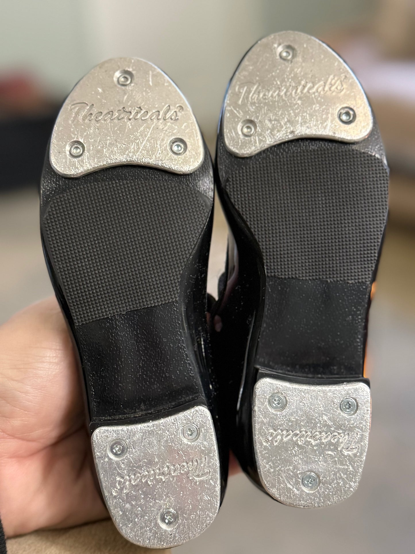 Girls Theatrical Tap Shoes Size 9M