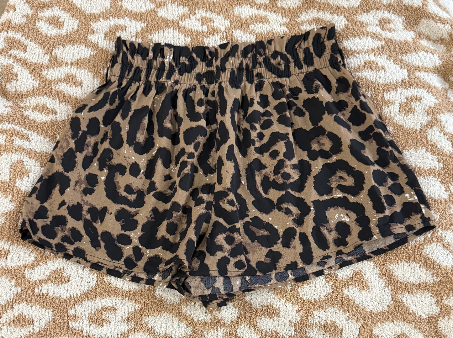 Womens Leopard Shorts Size Large