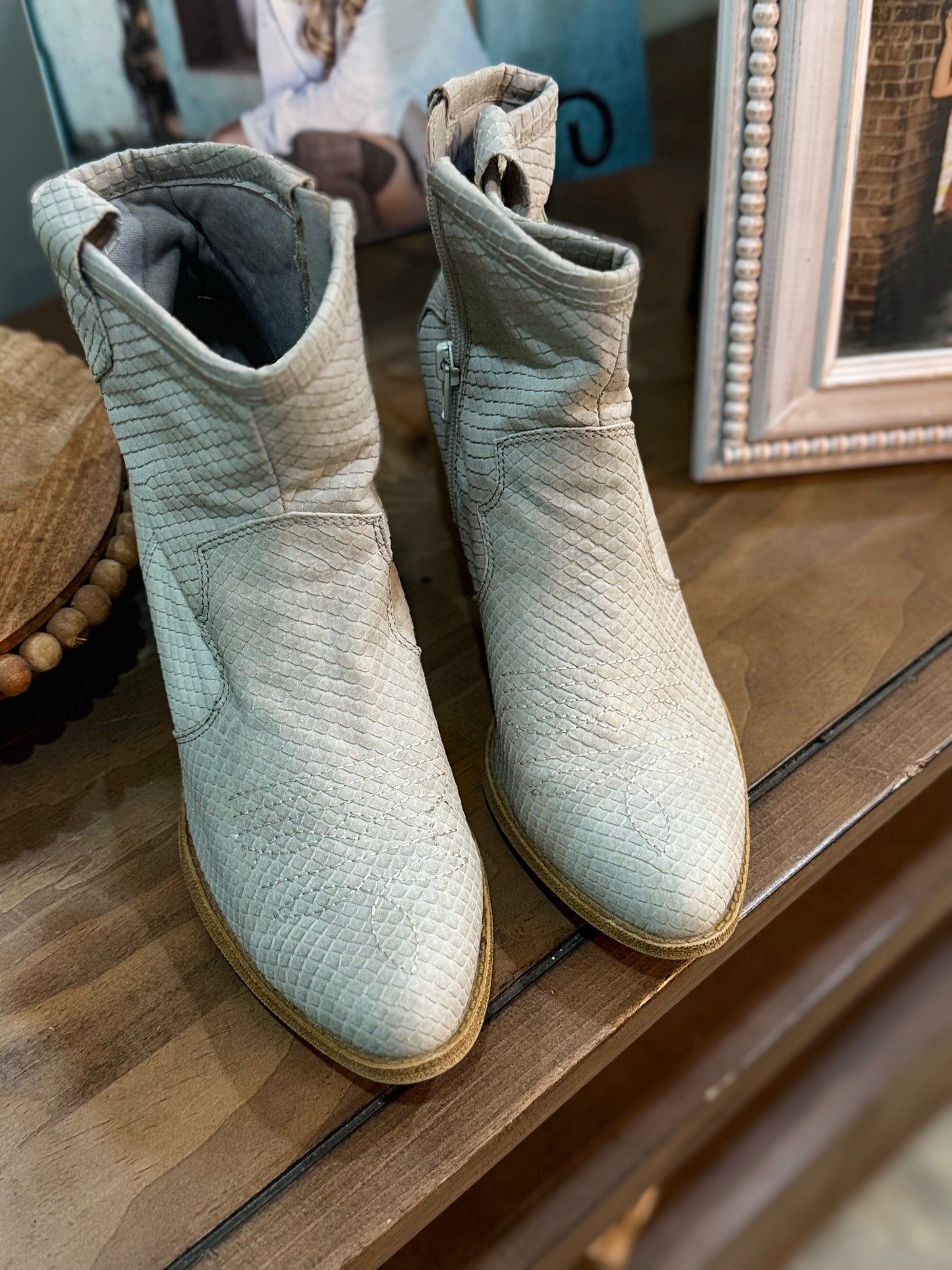 Womens Dirty Laundry Boots Size 7.5