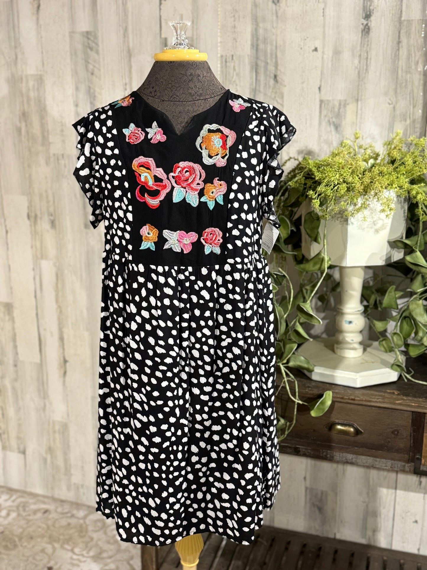 Womens Kirundo Embroidered Dress Size Medium