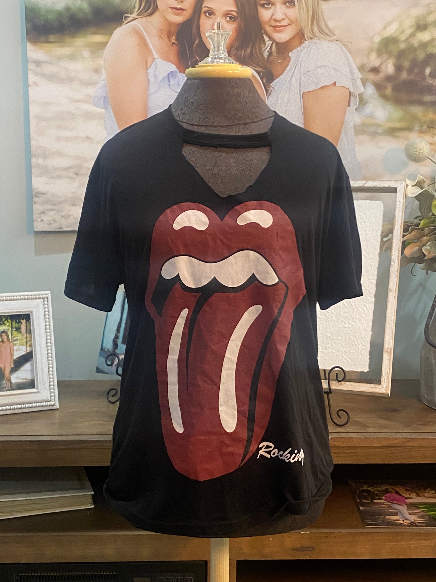 Womens Fashion Tee Size XL